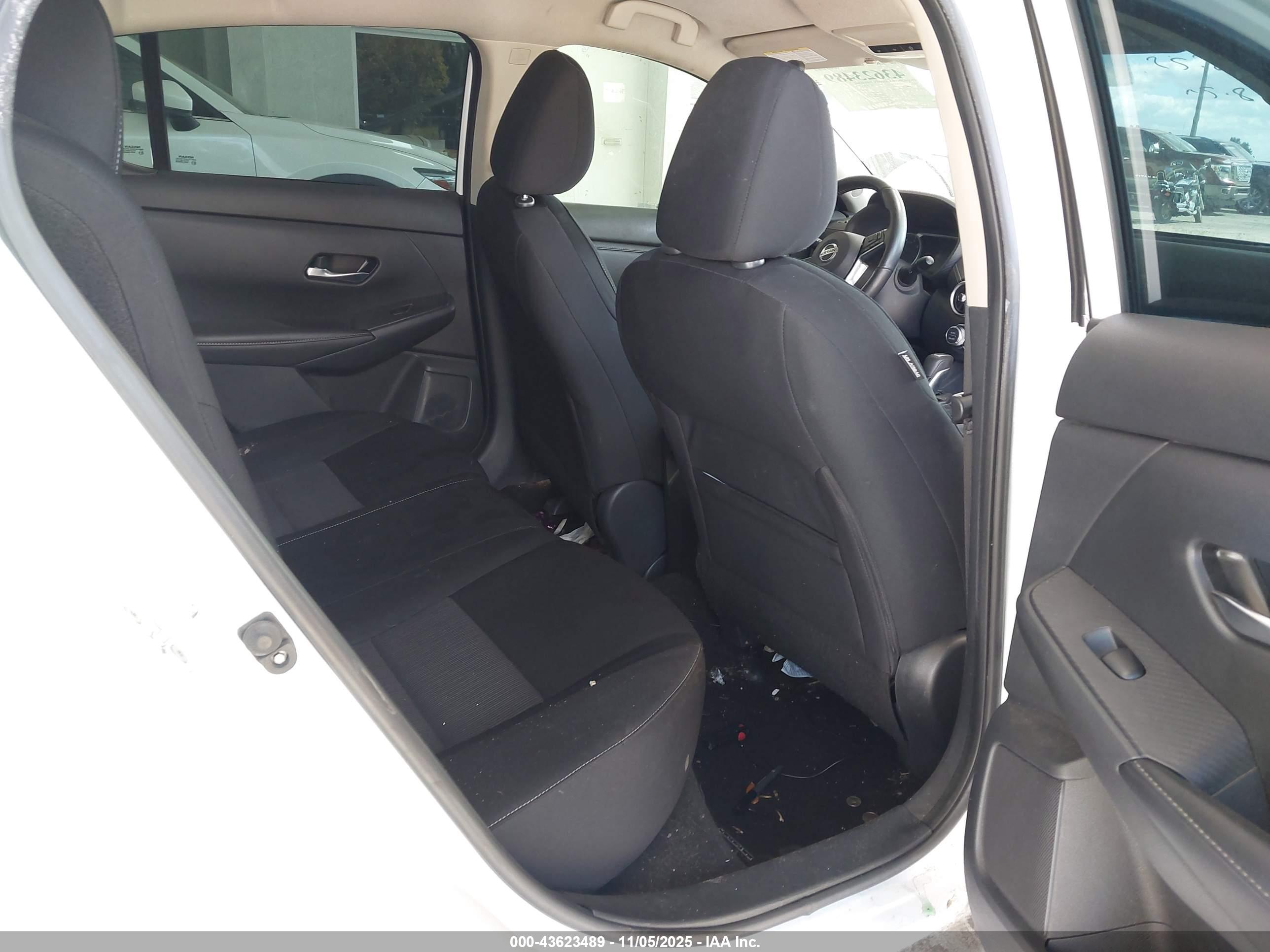 NISSAN SENTRA image 8