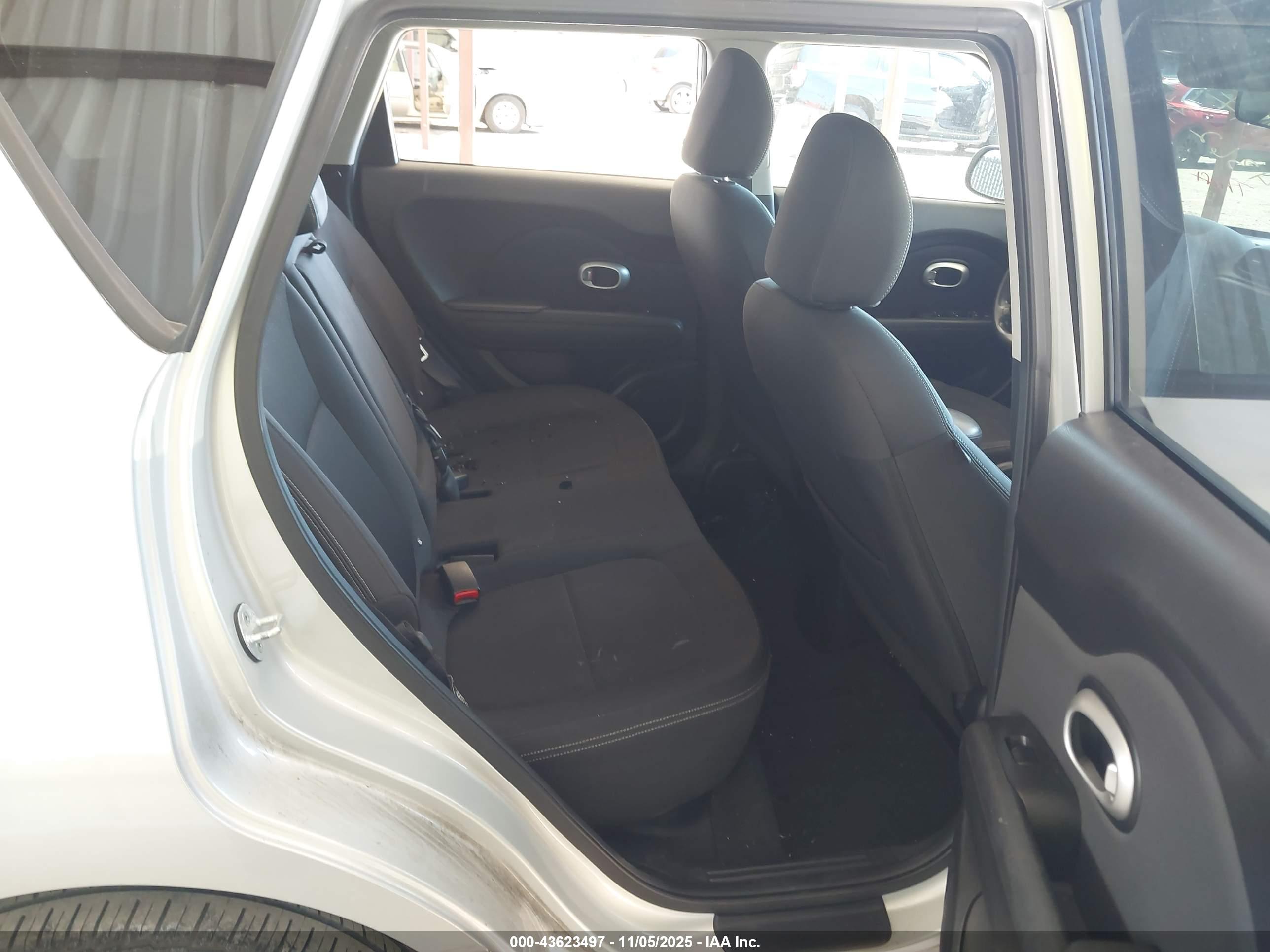 KIA SOUL image 8