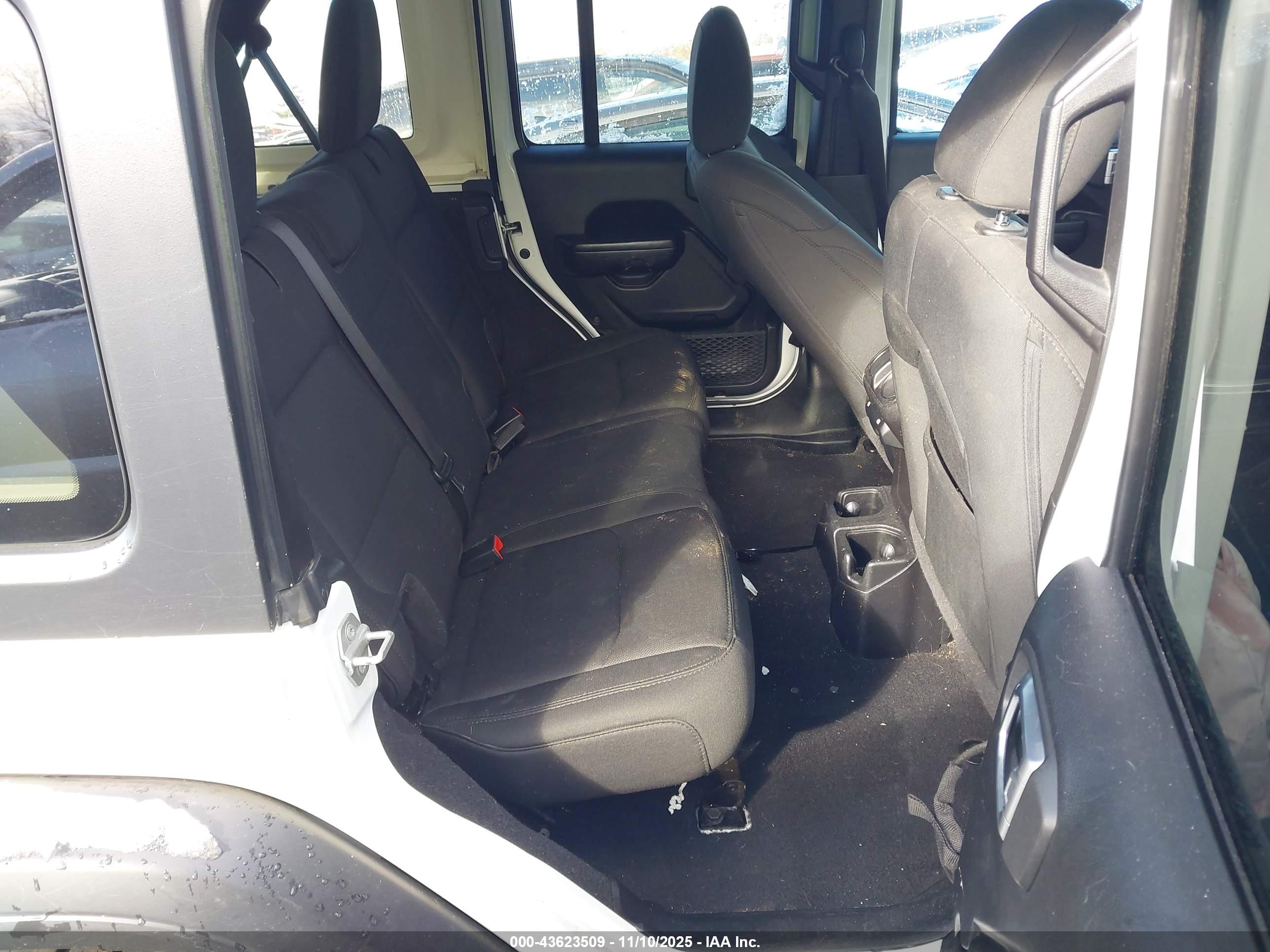 JEEP WRANGLER image 8