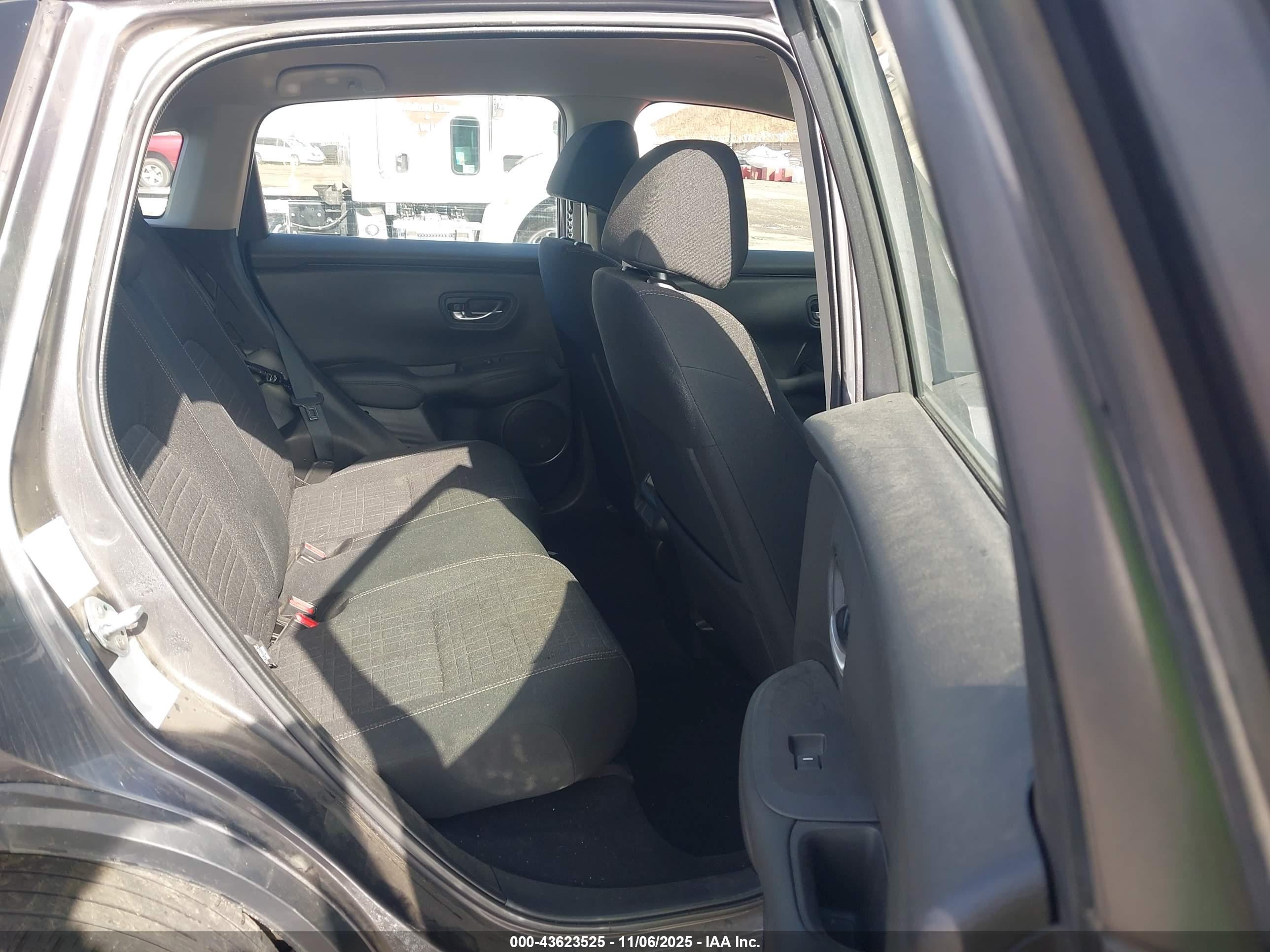 HONDA HR-V image 8
