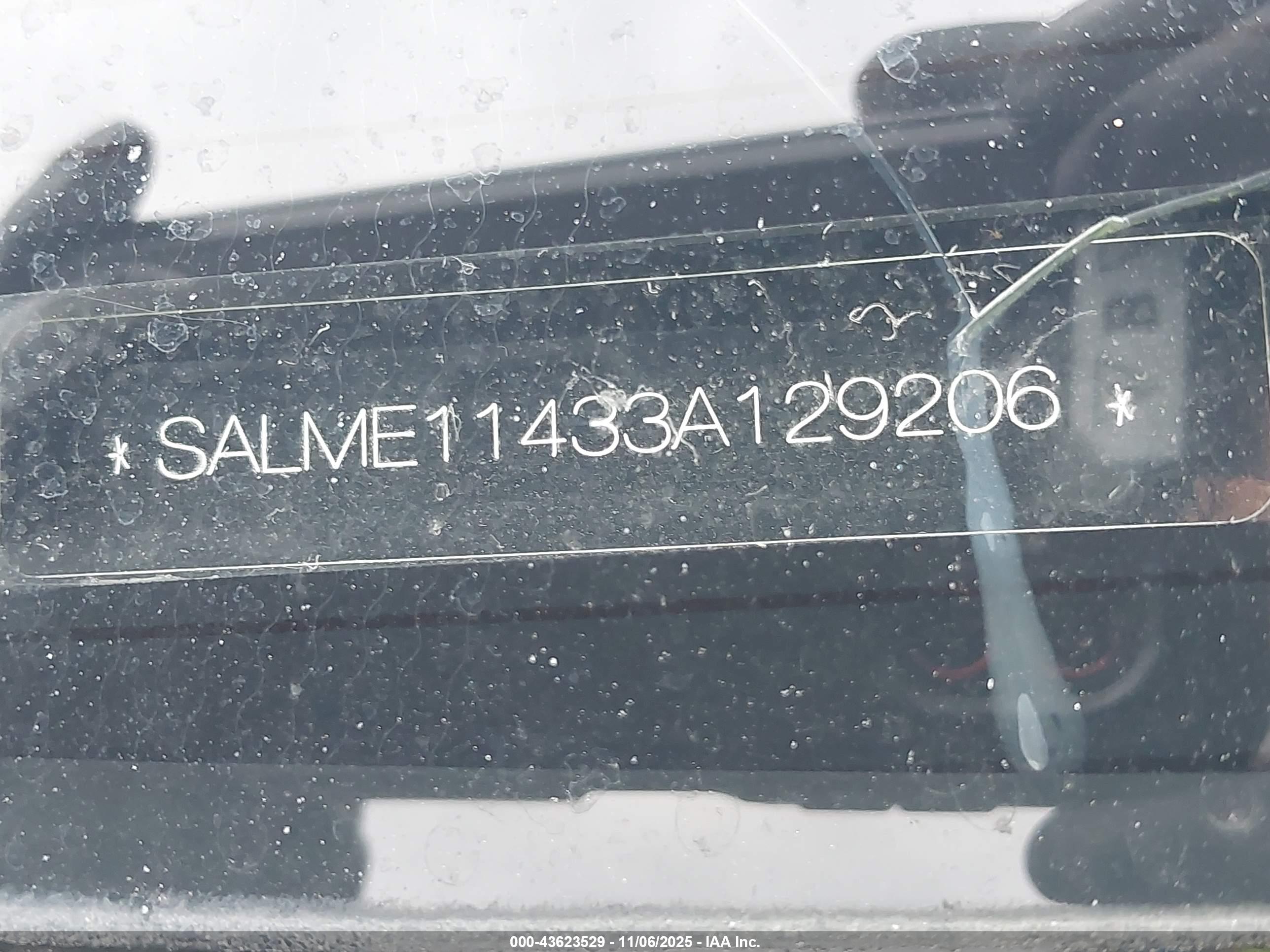 LAND ROVER image 9