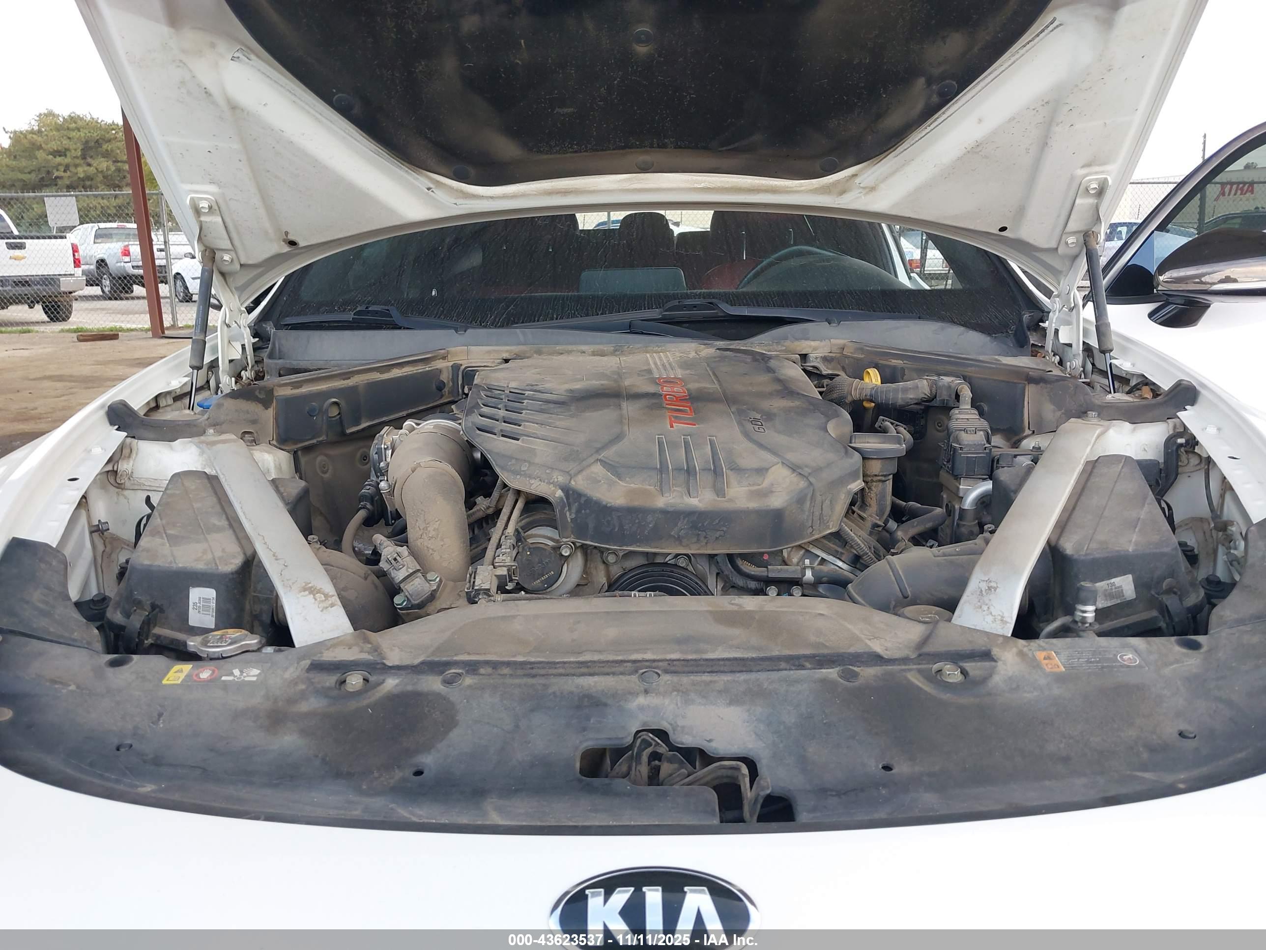 KIA STINGER image 10