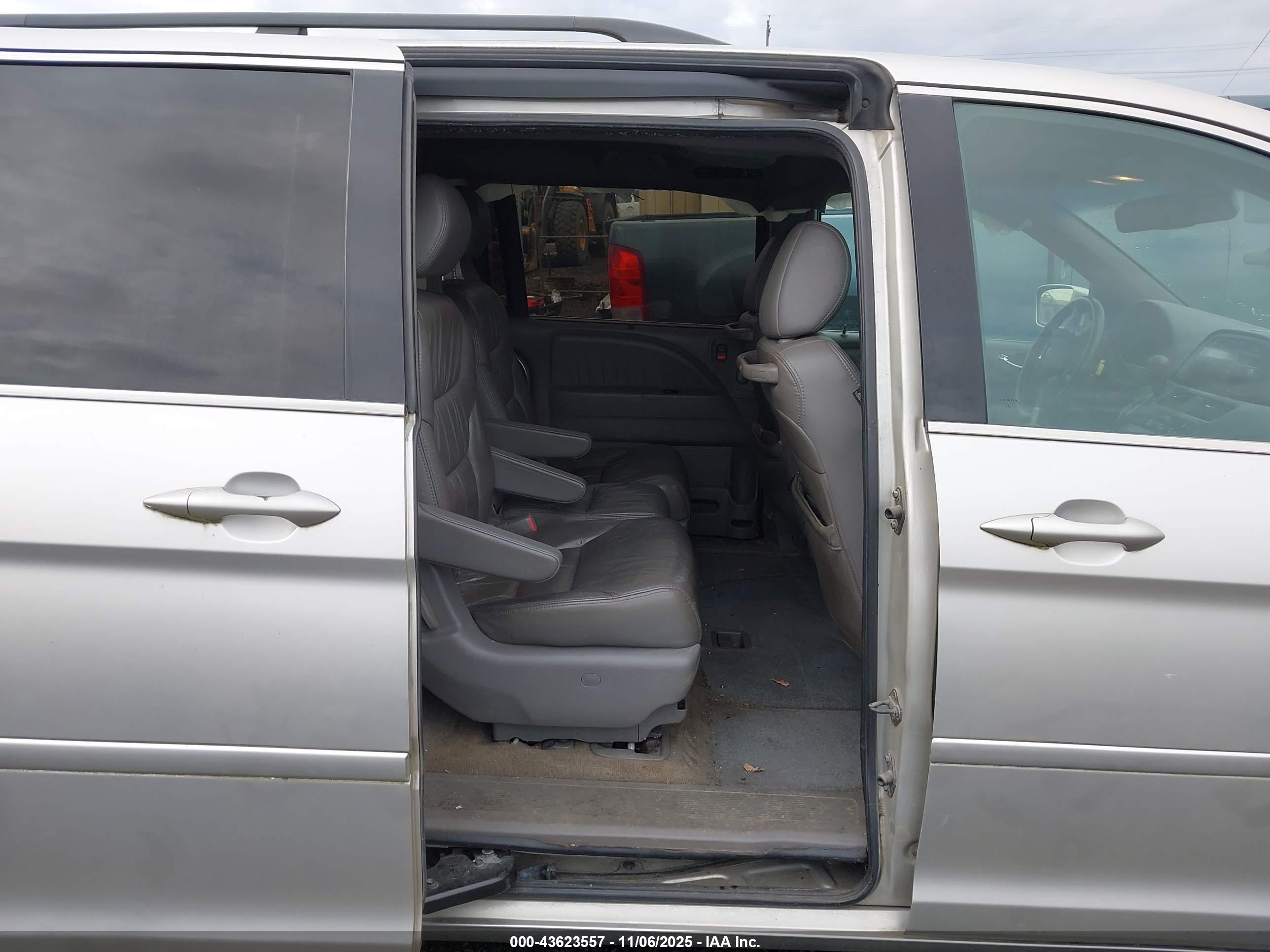 HONDA ODYSSEY image 8