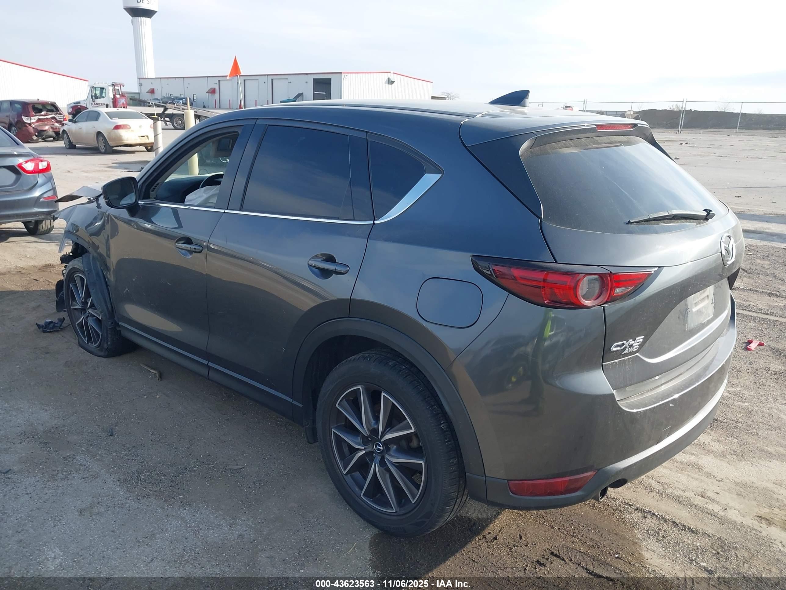 MAZDA CX-5 image 3