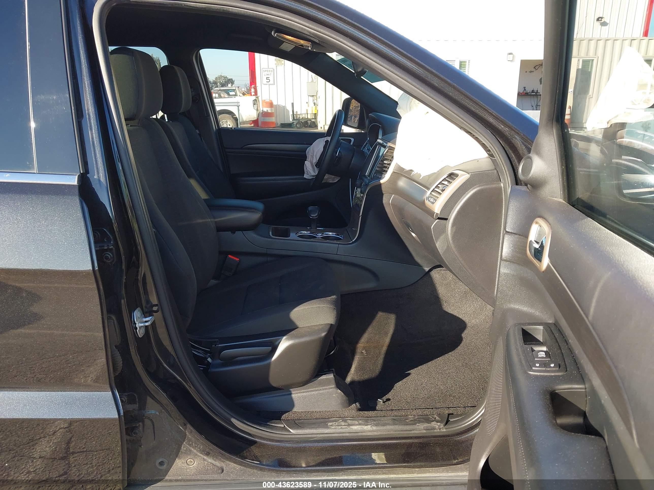 JEEP GRAND image 5