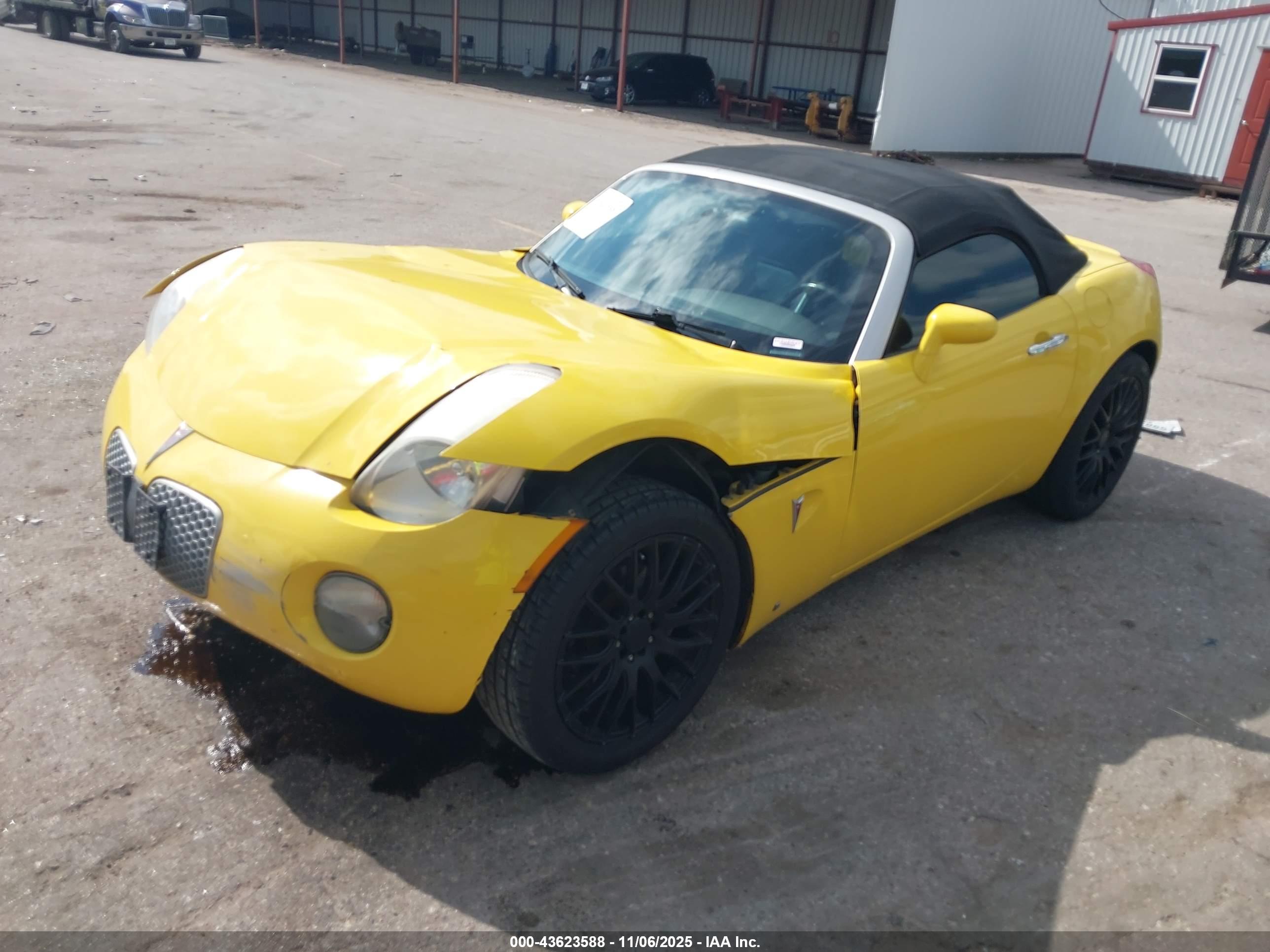 PONTIAC SOLSTICE image 2