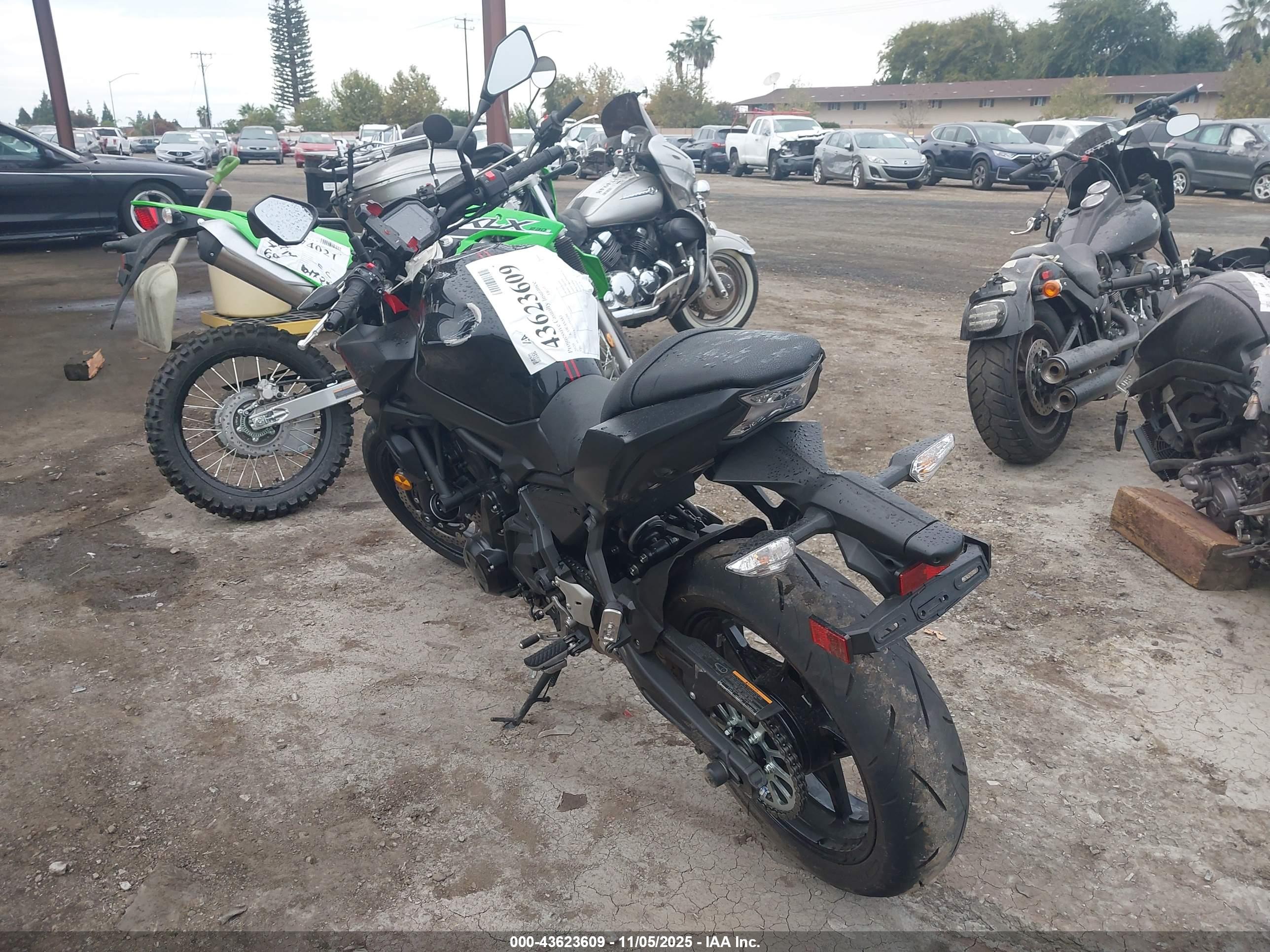 KAWASAKI ER650 image 3