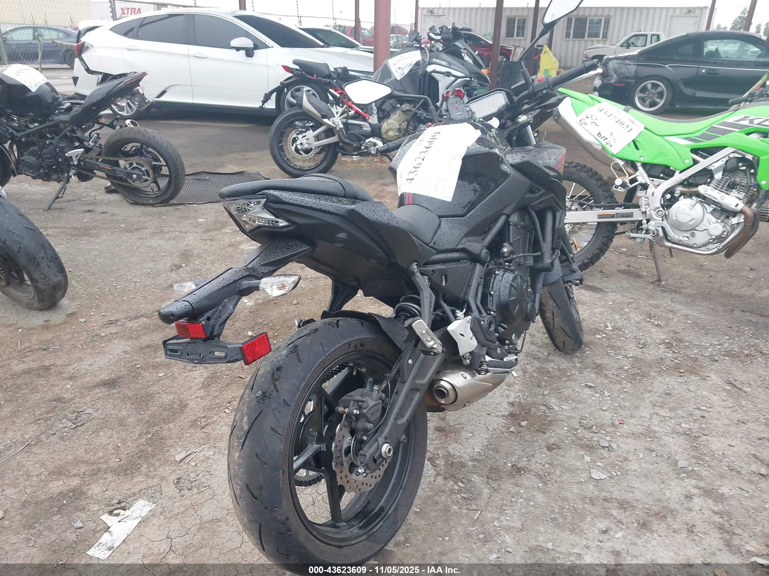 KAWASAKI ER650 image 4