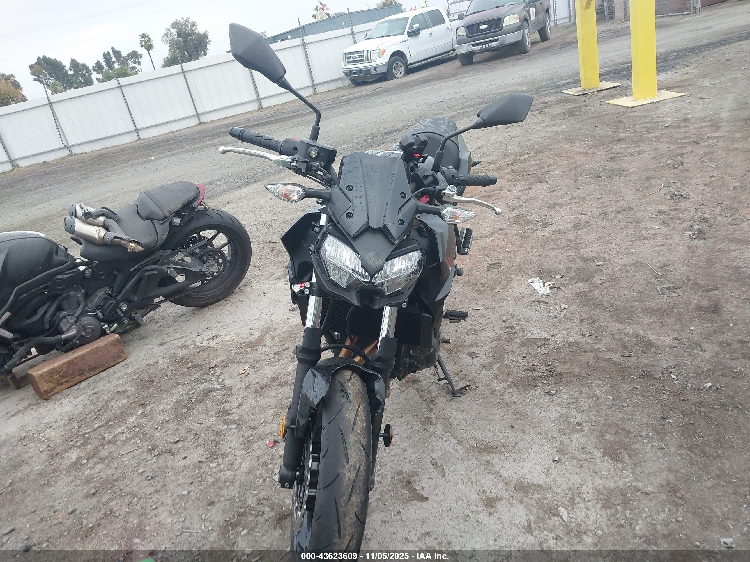 KAWASAKI ER650 image 5