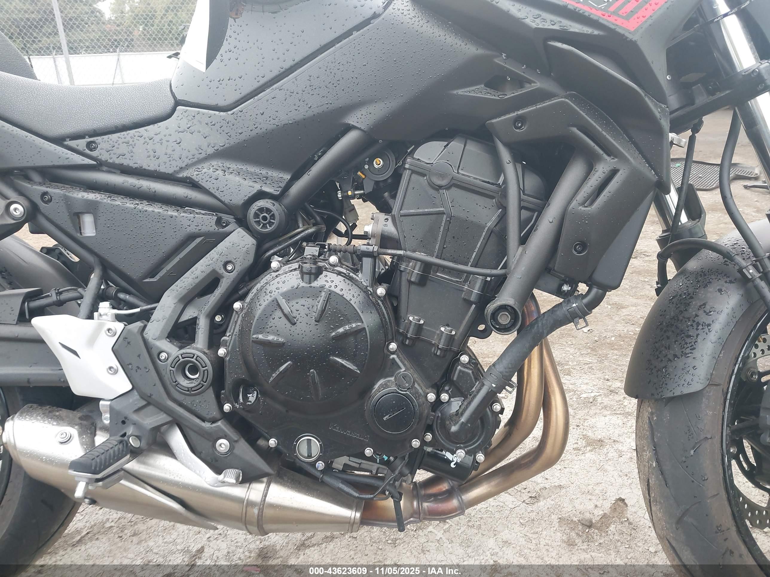 KAWASAKI ER650 image 8