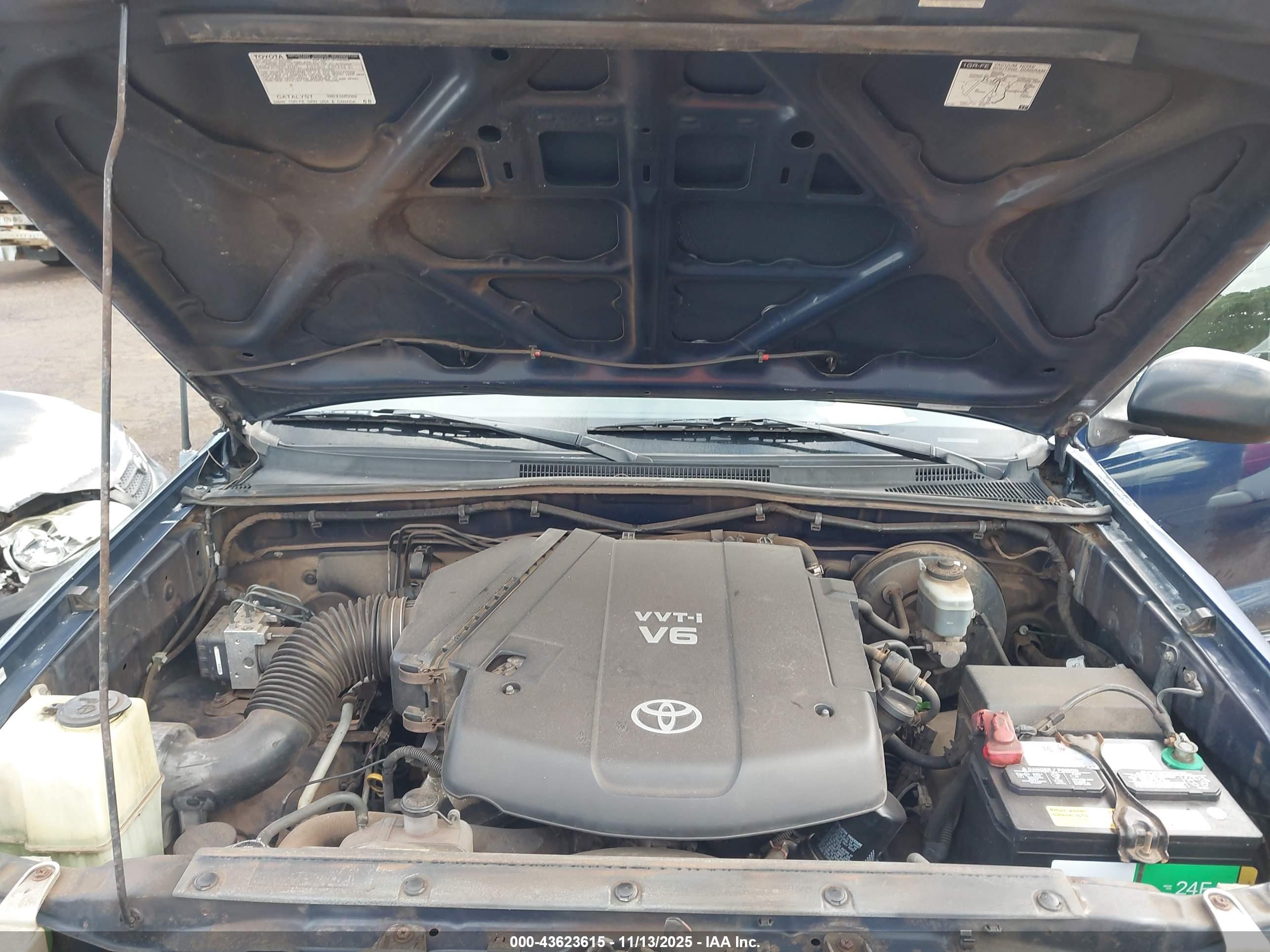TOYOTA TACOMA image 10