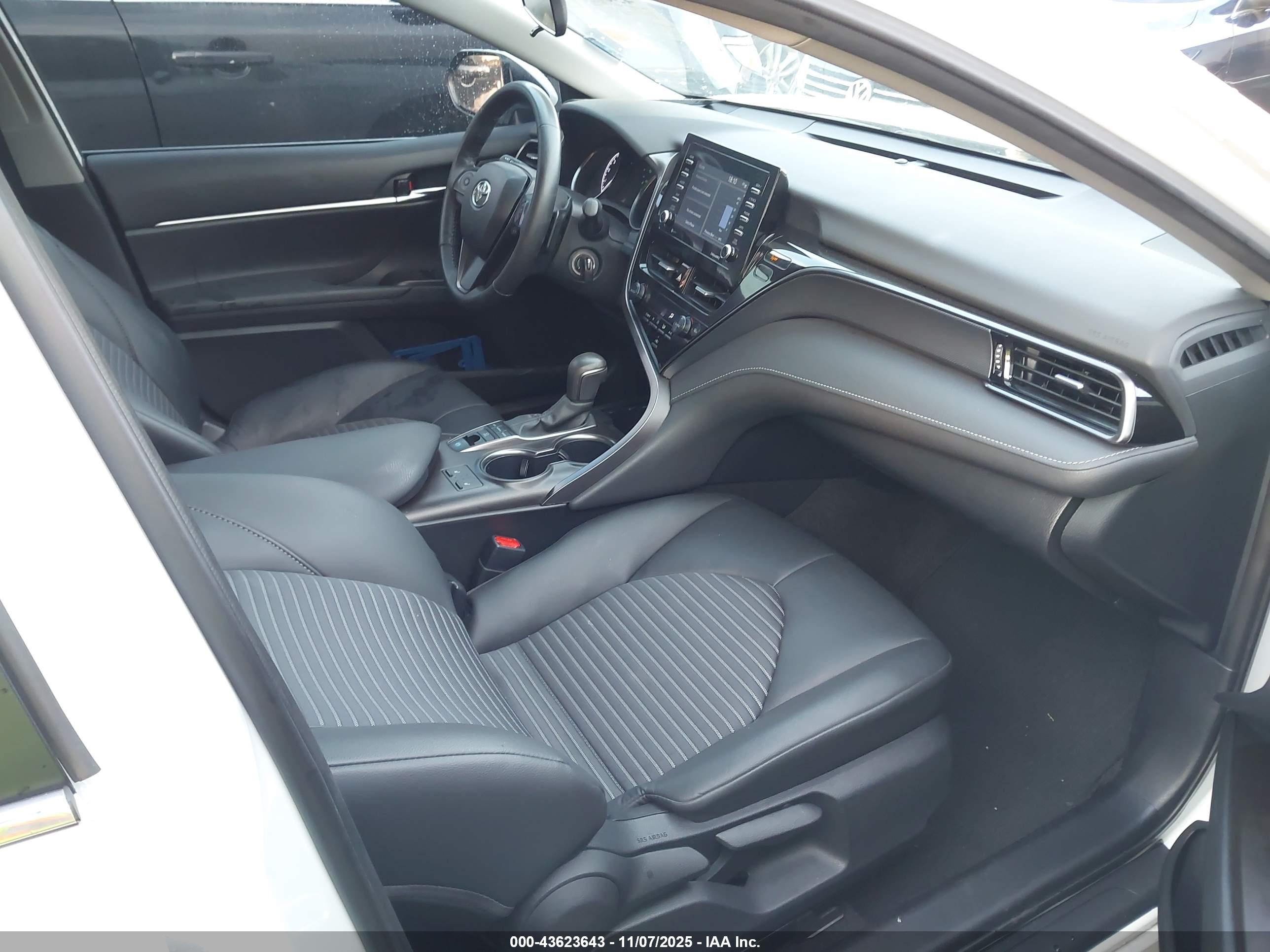 TOYOTA CAMRY image 5