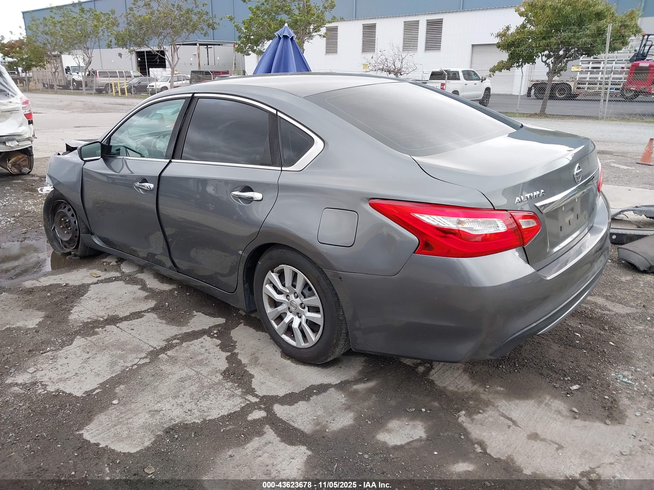 NISSAN ALTIMA image 3