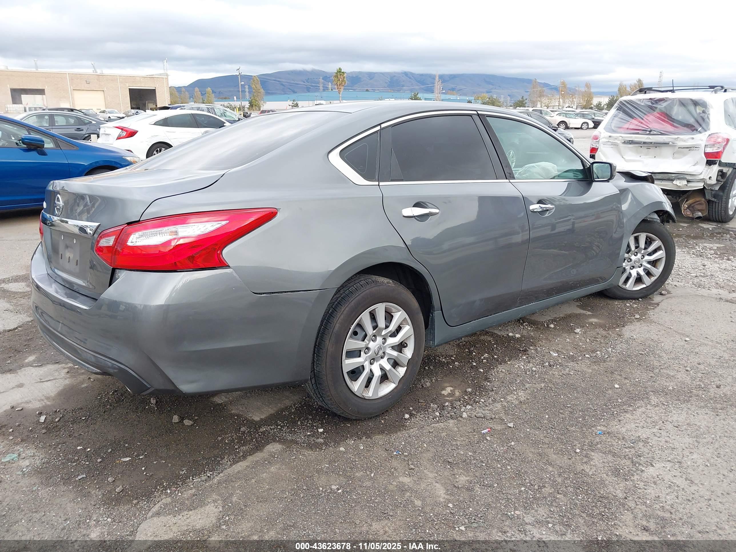 NISSAN ALTIMA image 4
