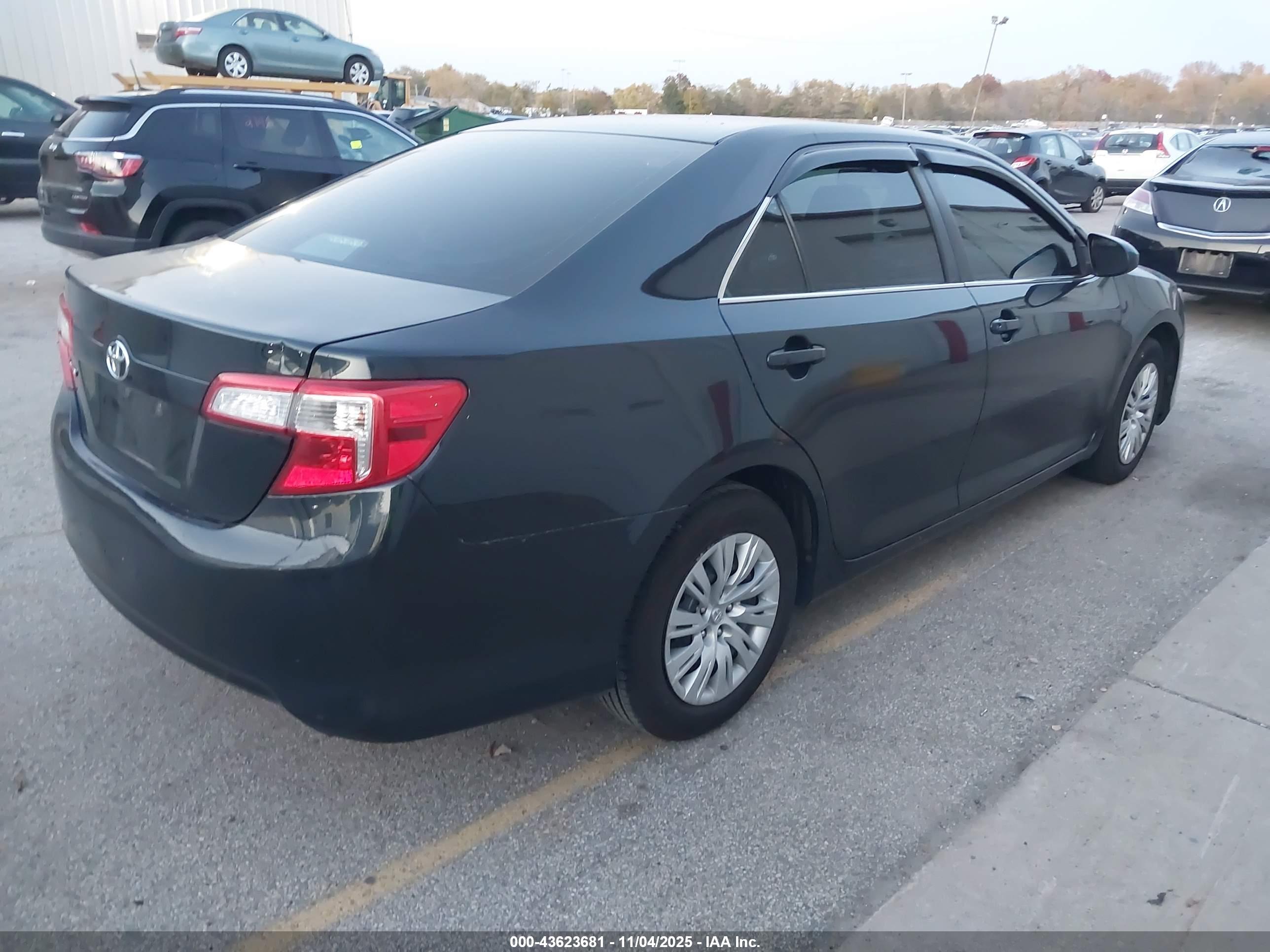 TOYOTA CAMRY image 4