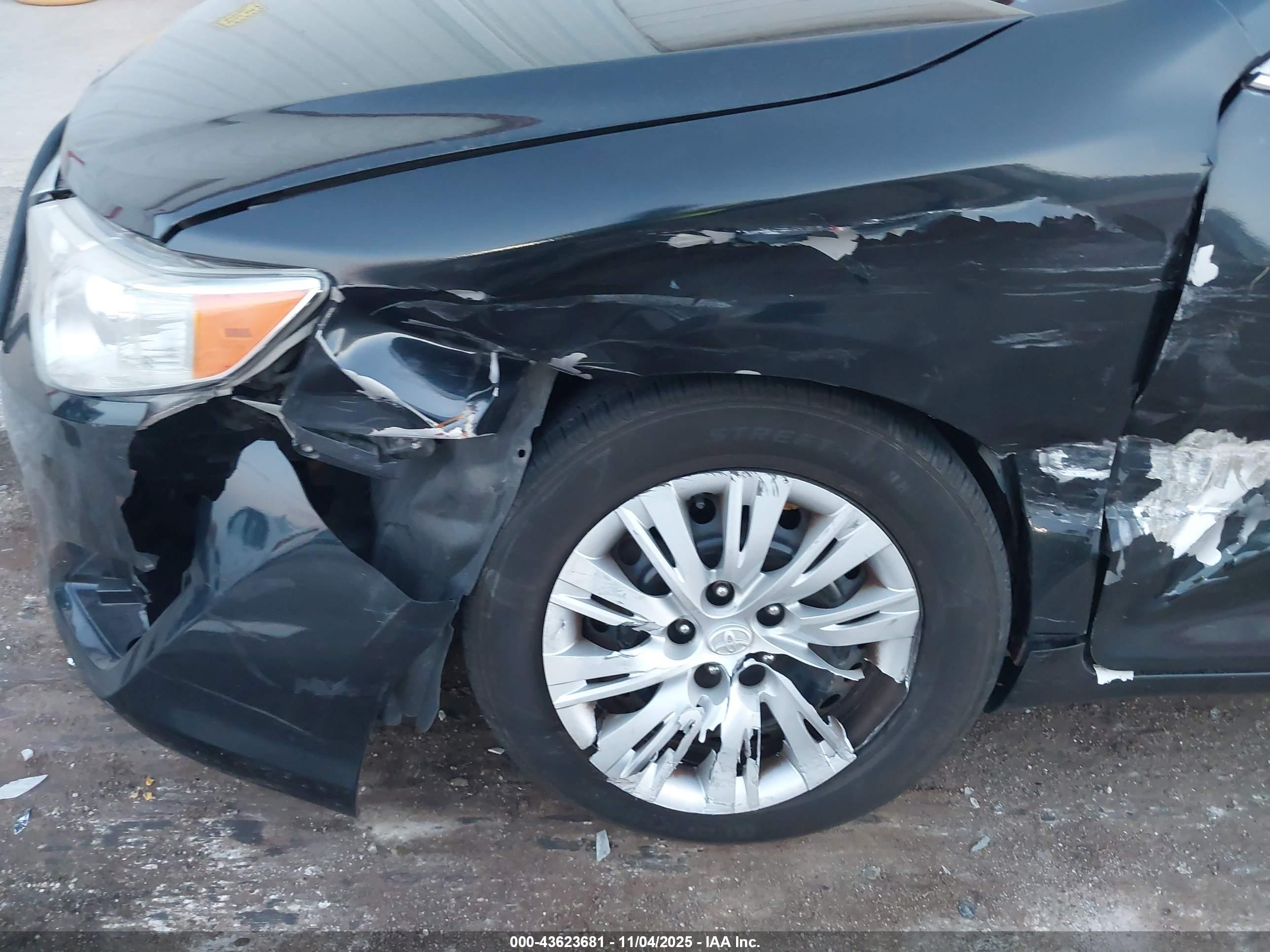TOYOTA CAMRY image 6