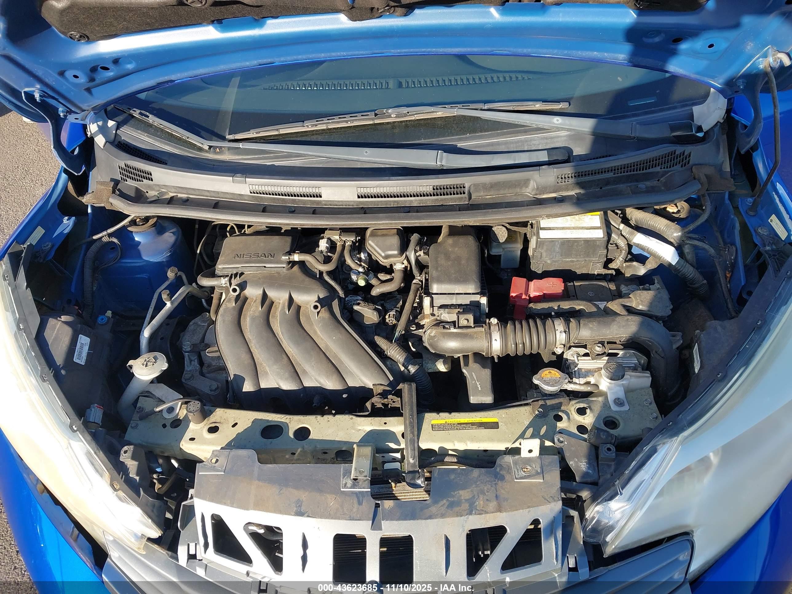 NISSAN VERSA image 10