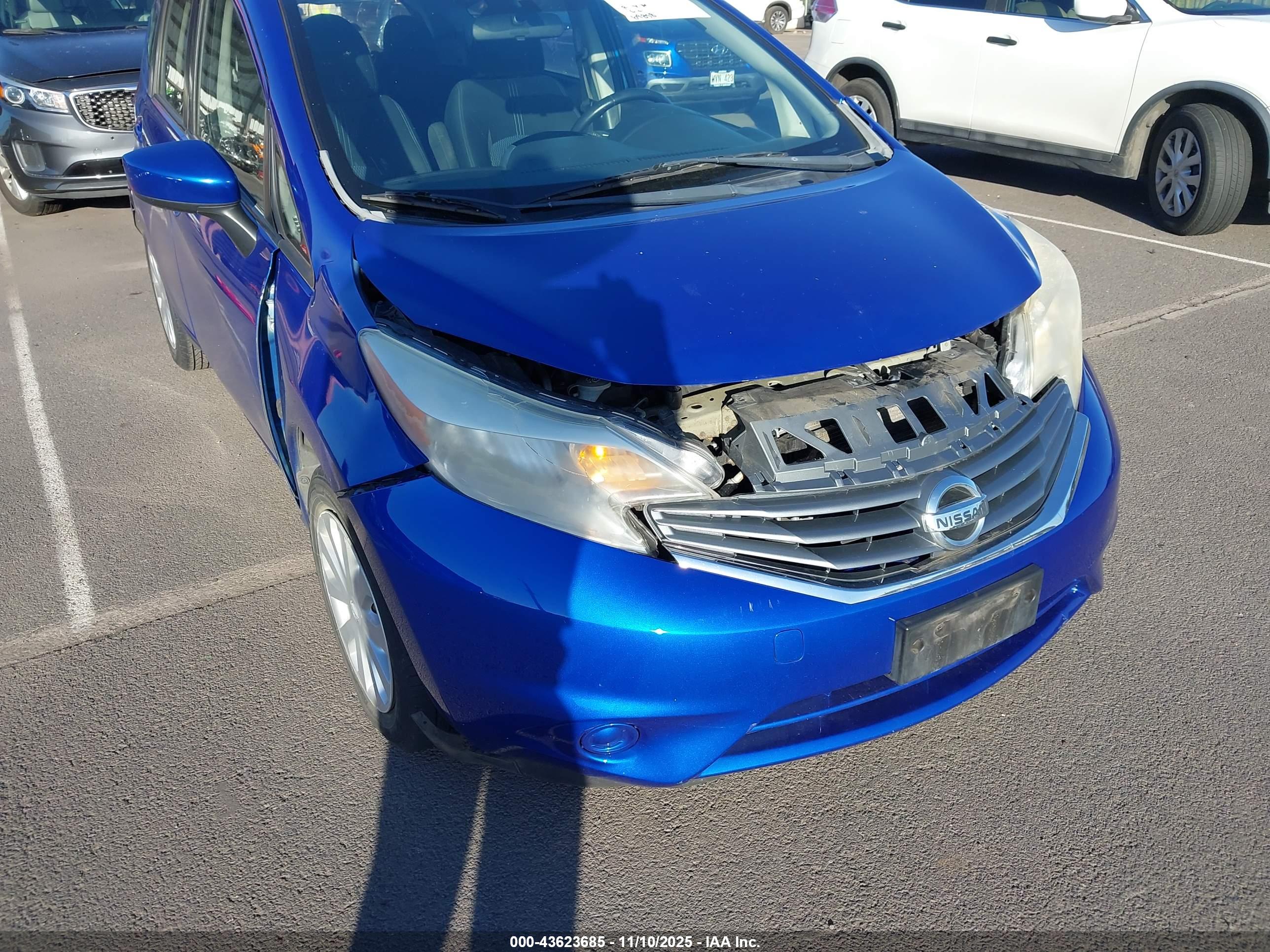 NISSAN VERSA image 6