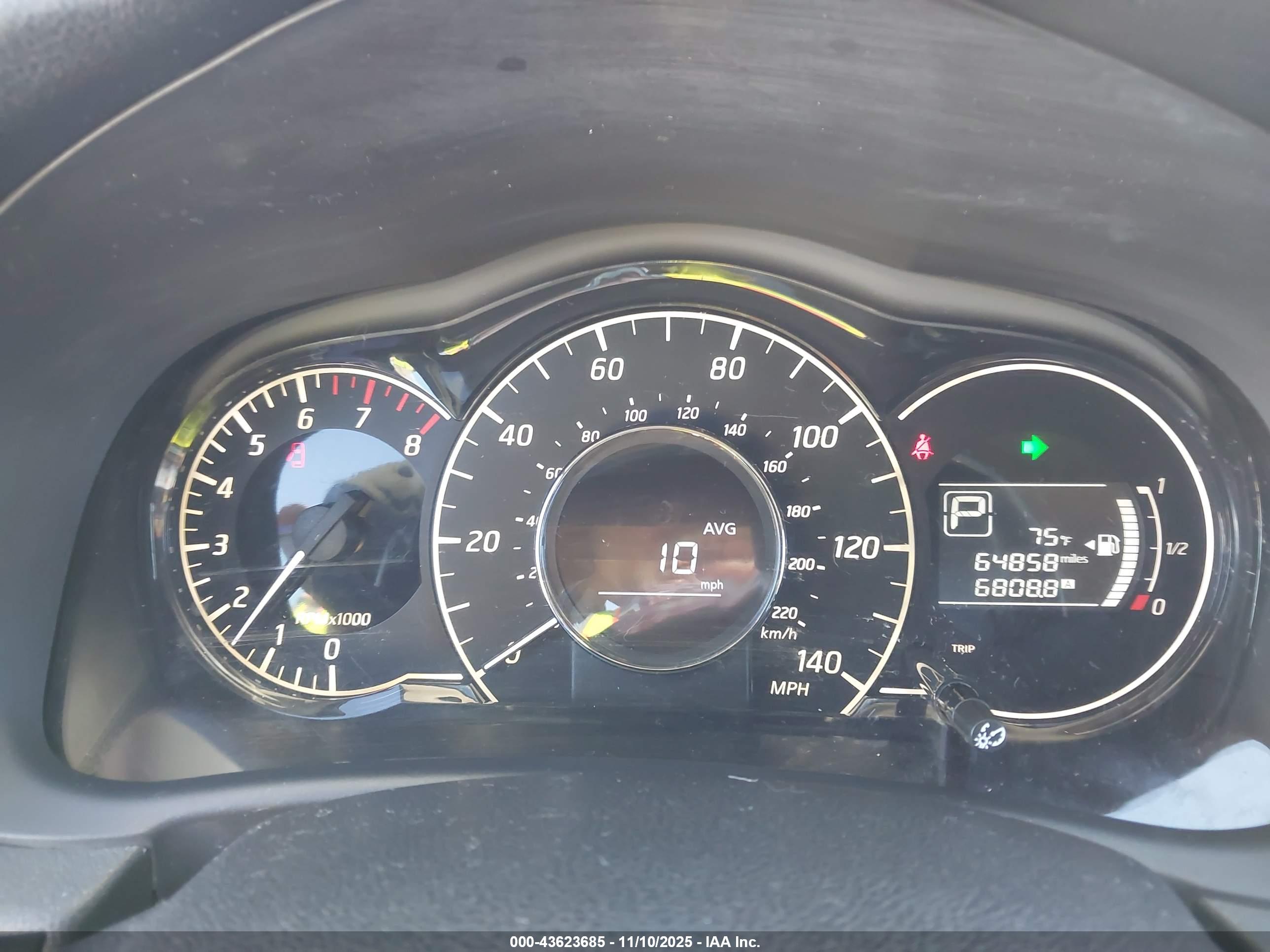 NISSAN VERSA image 7