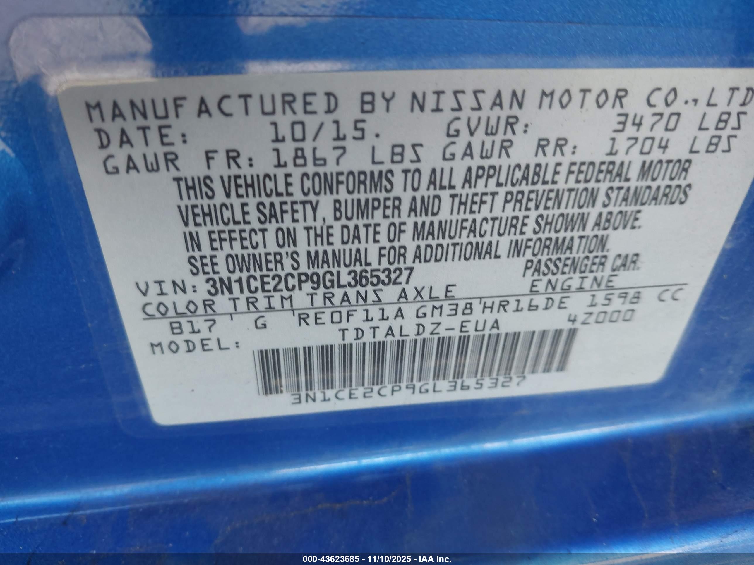 NISSAN VERSA image 9