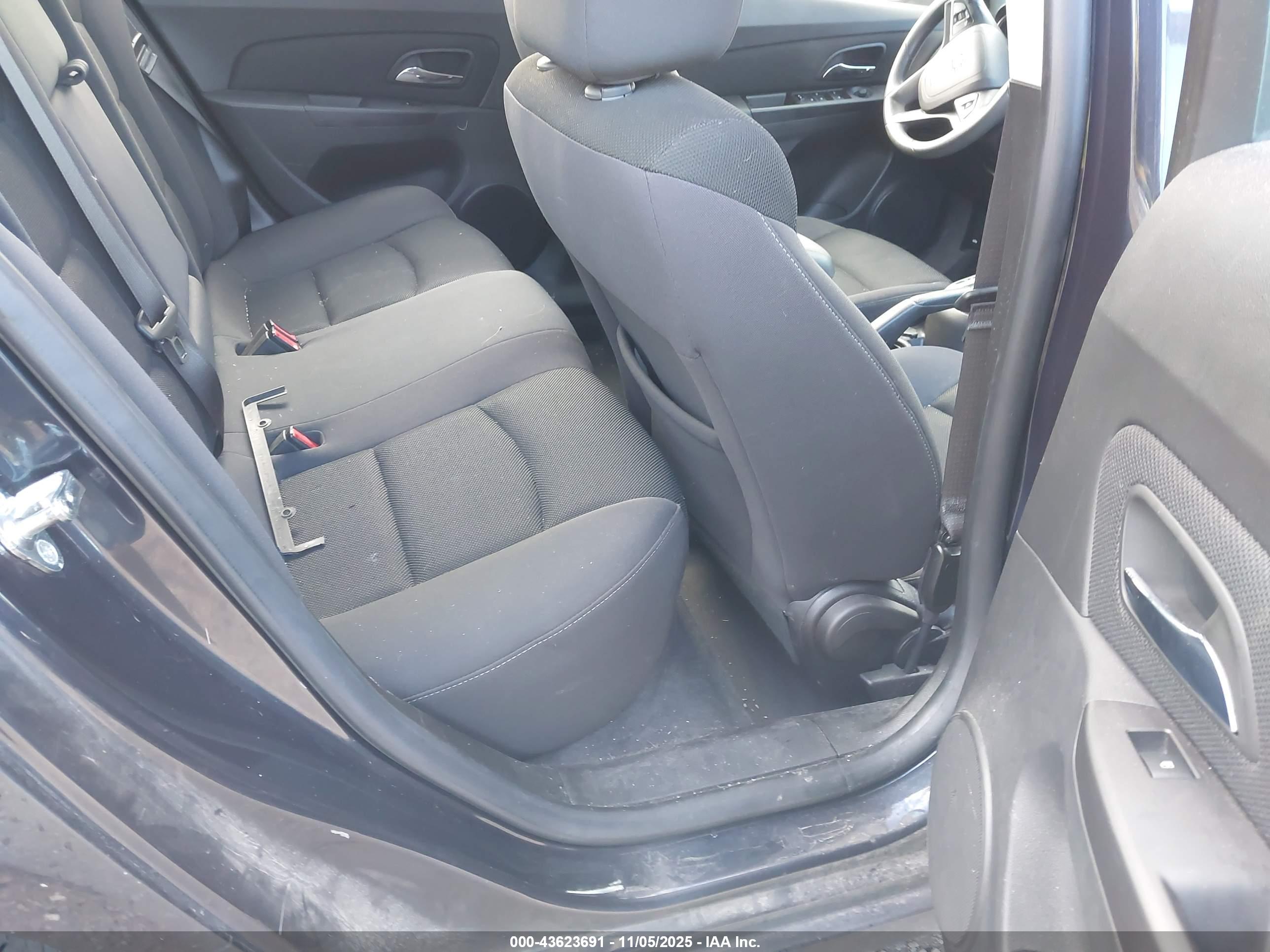 CHEVROLET CRUZE image 8