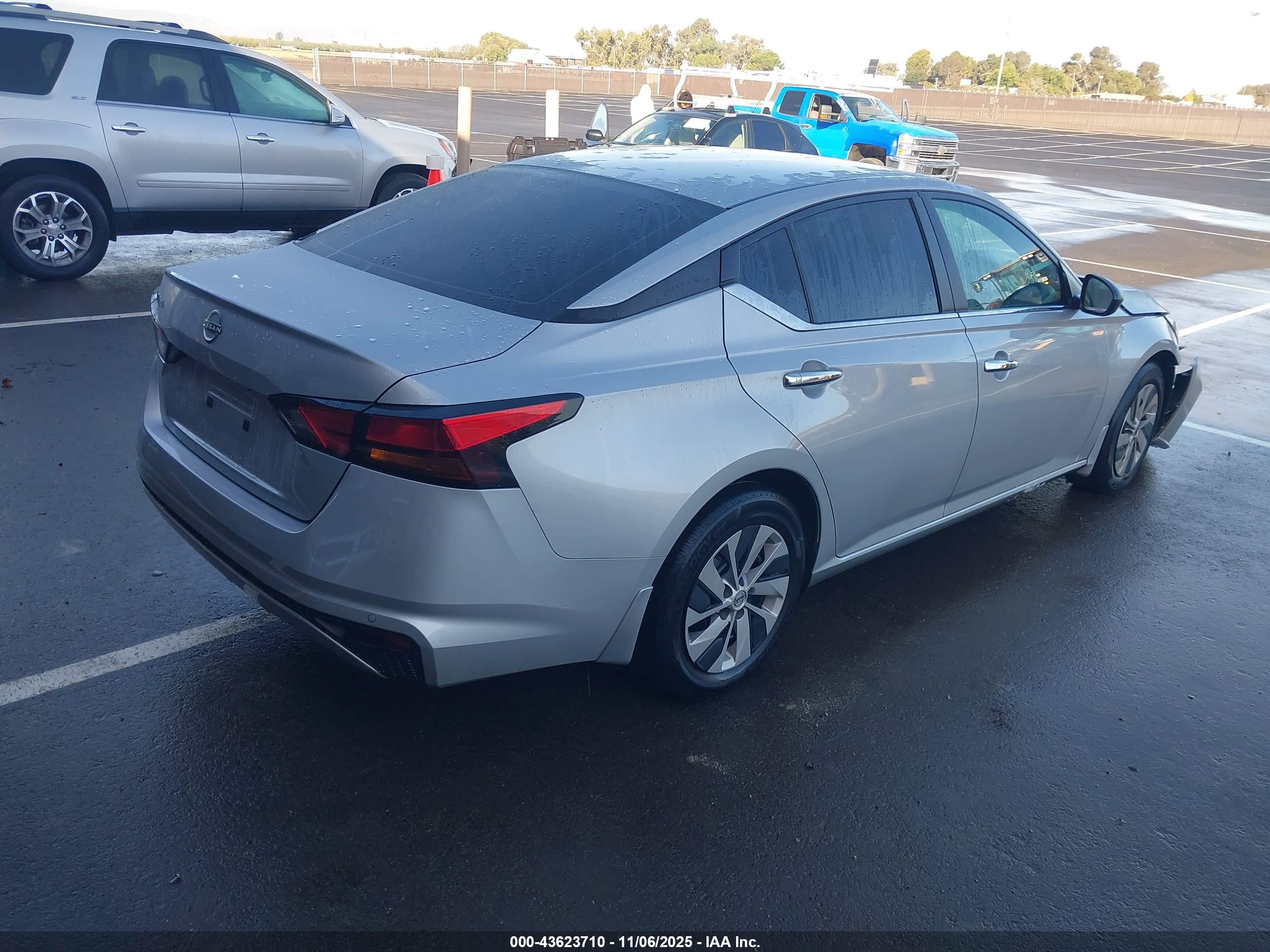 NISSAN ALTIMA image 4