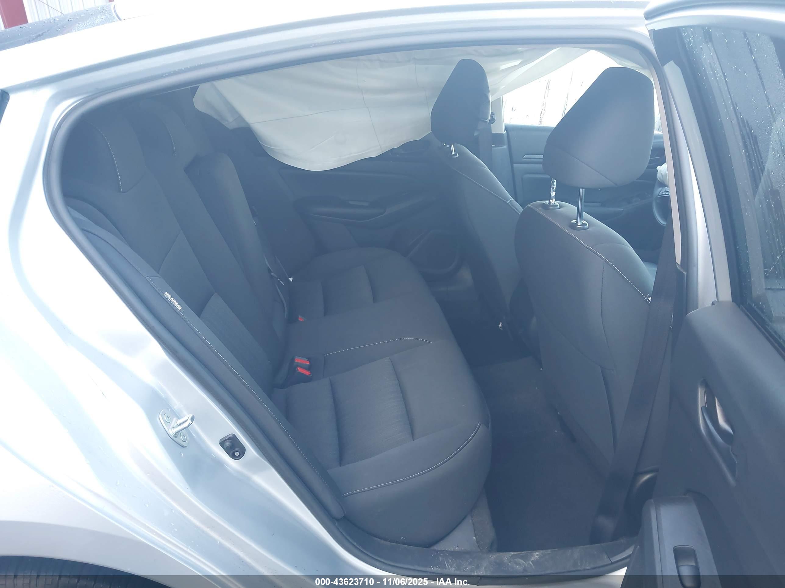 NISSAN ALTIMA image 8
