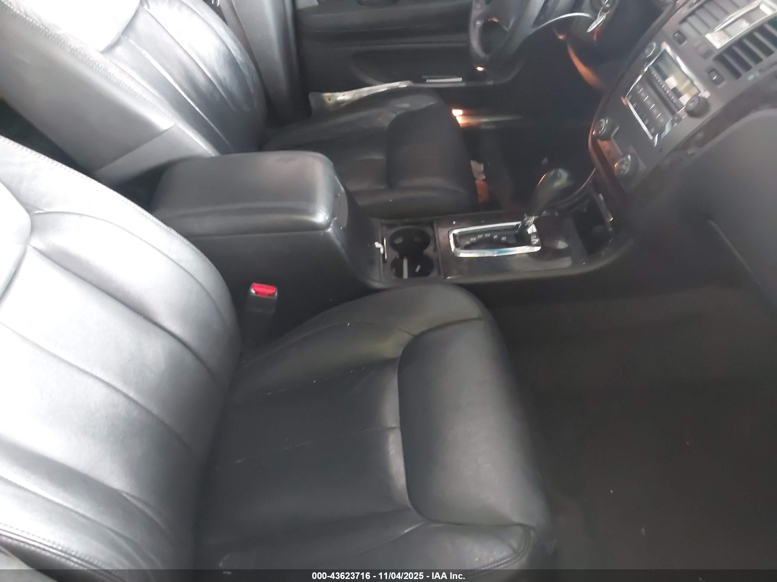 CADILLAC DTS image 5