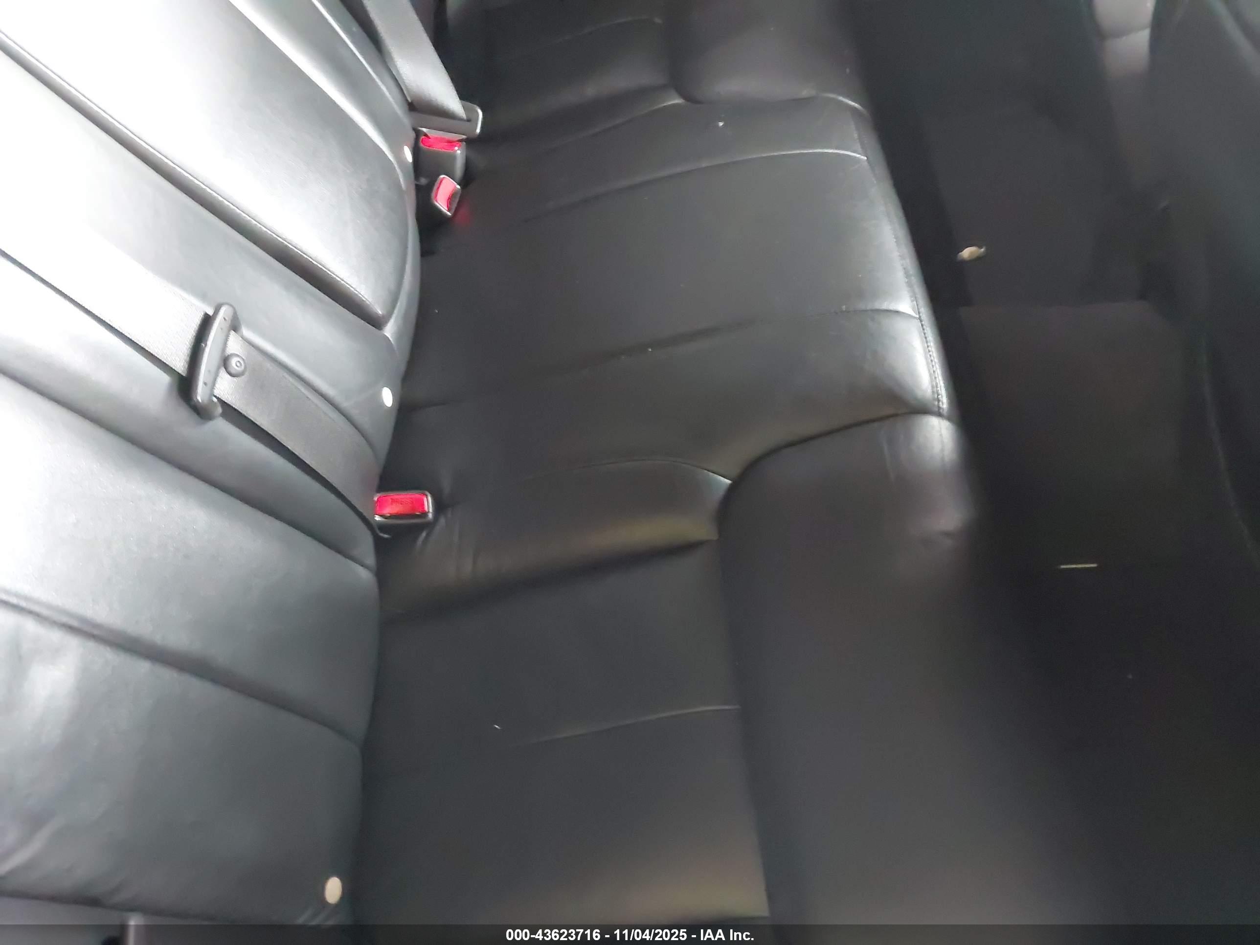 CADILLAC DTS image 8