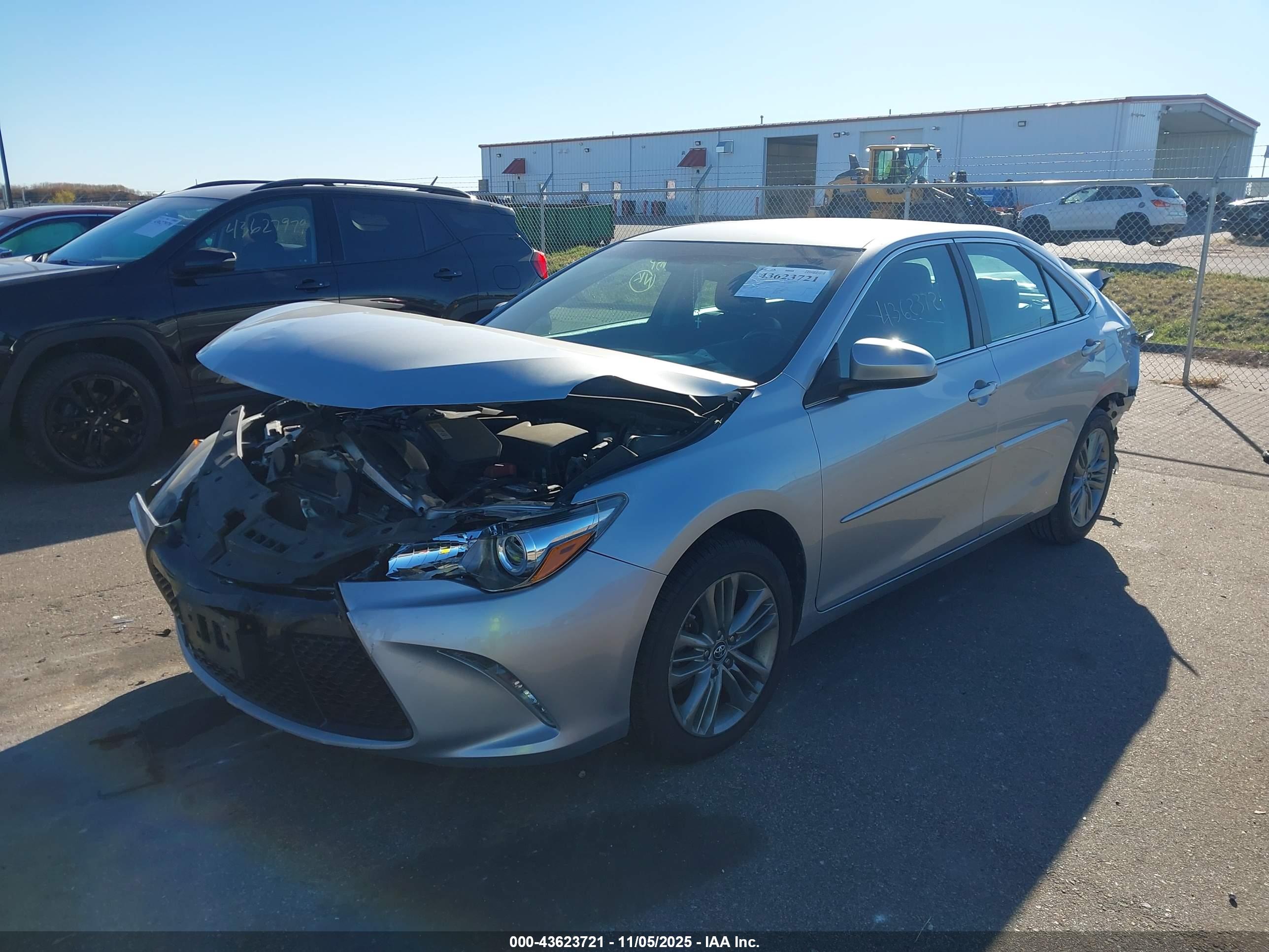 TOYOTA CAMRY image 2