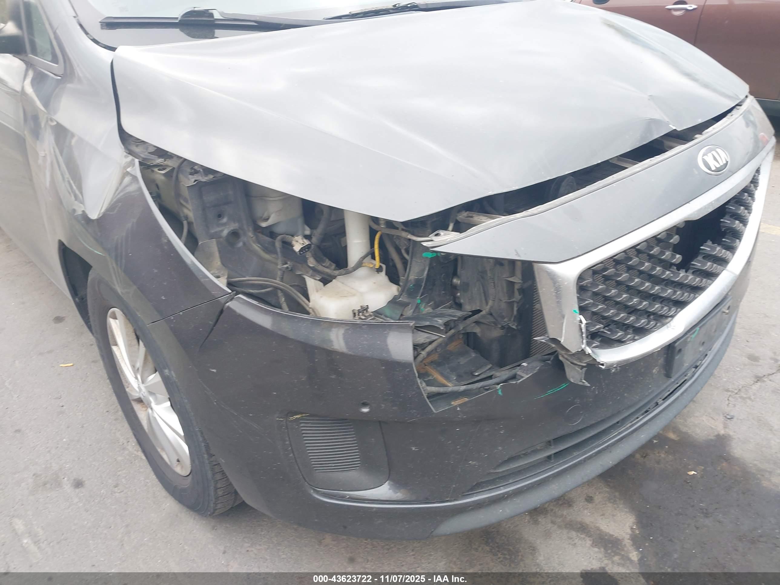 KIA SEDONA image 6