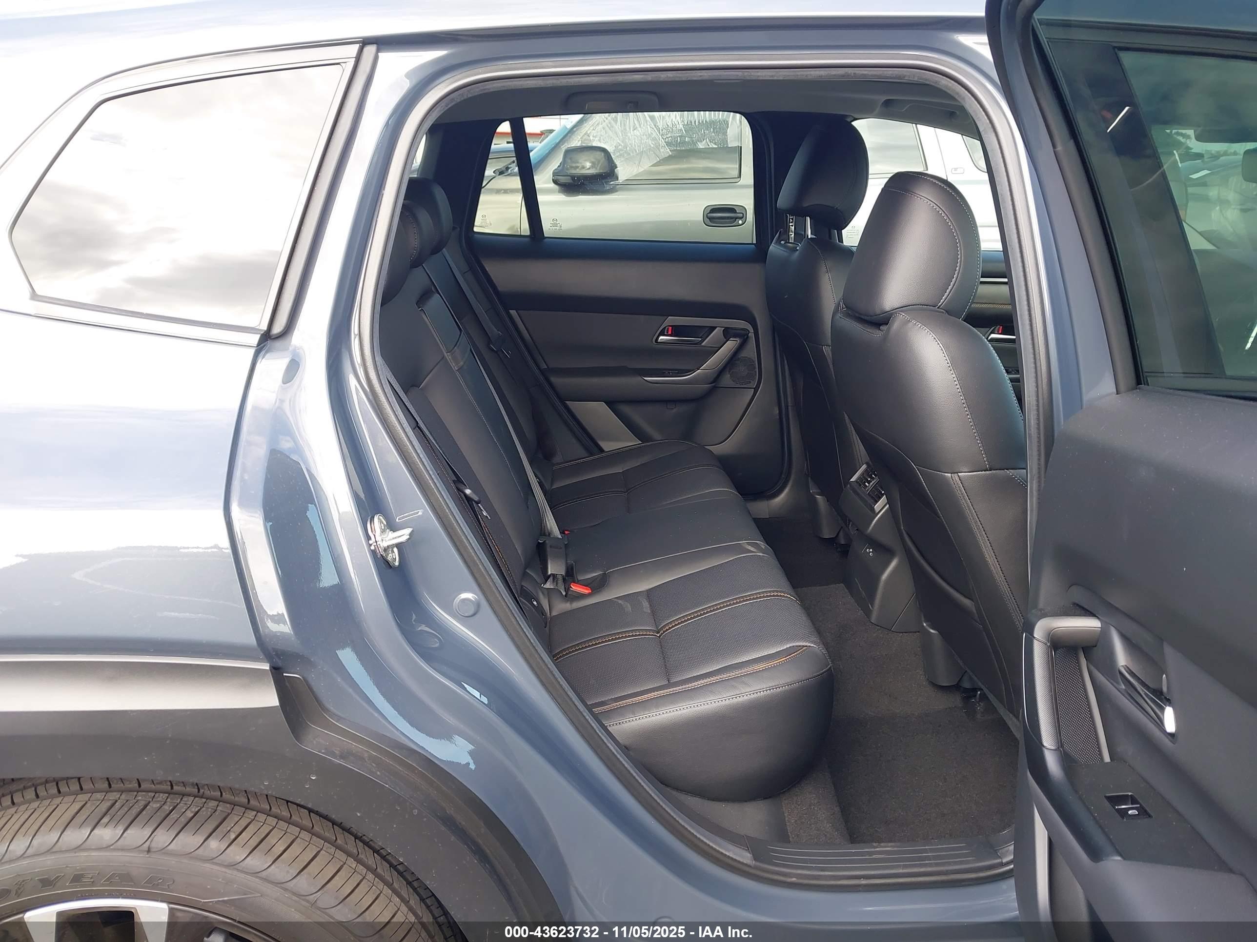 MAZDA CX-50 image 8