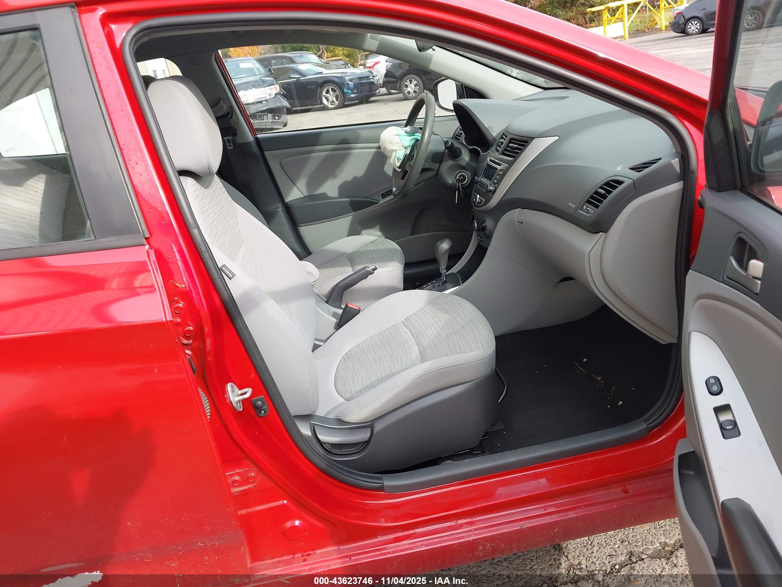 HYUNDAI ACCENT image 5