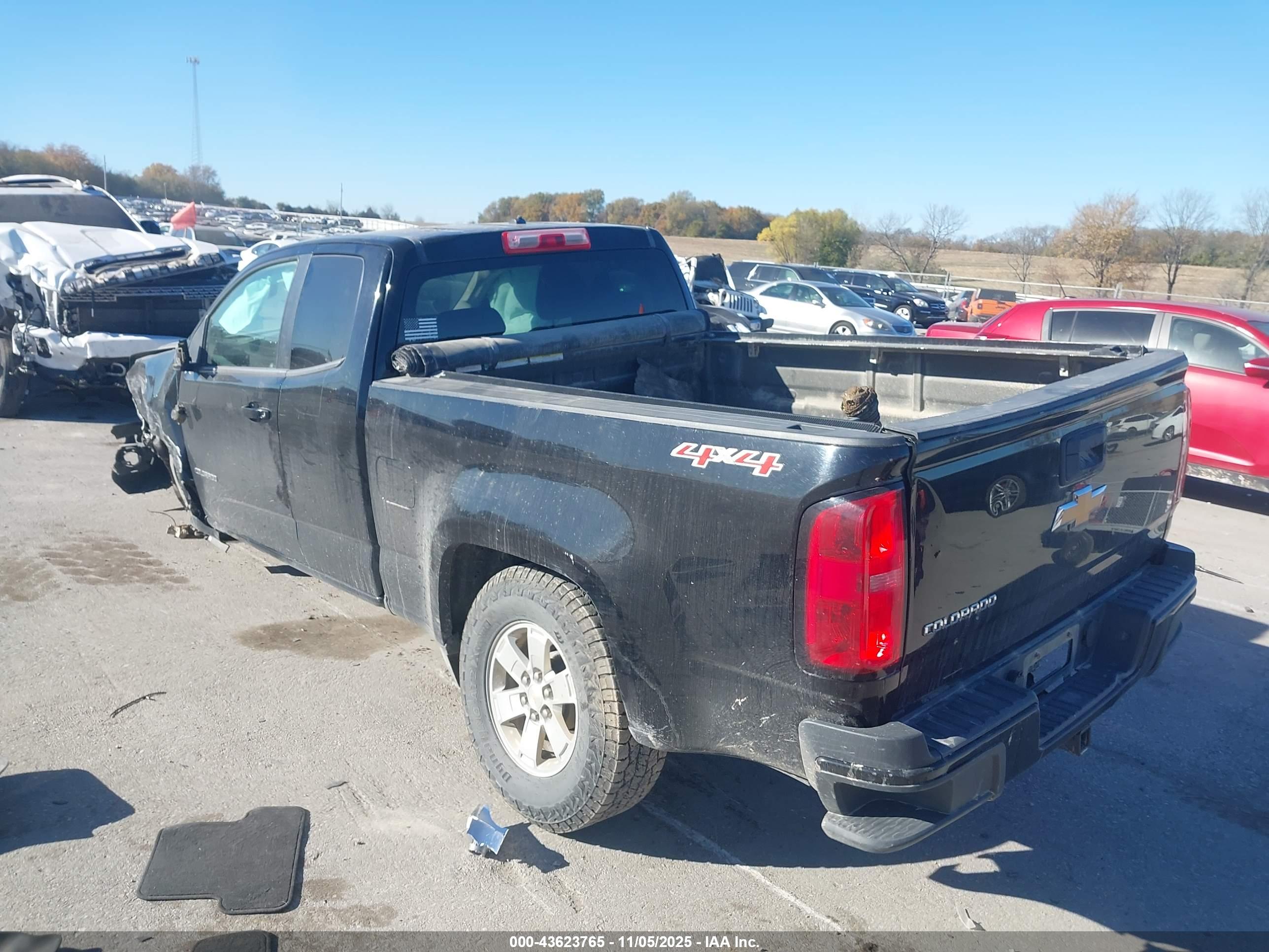 CHEVROLET COLORADO image 3