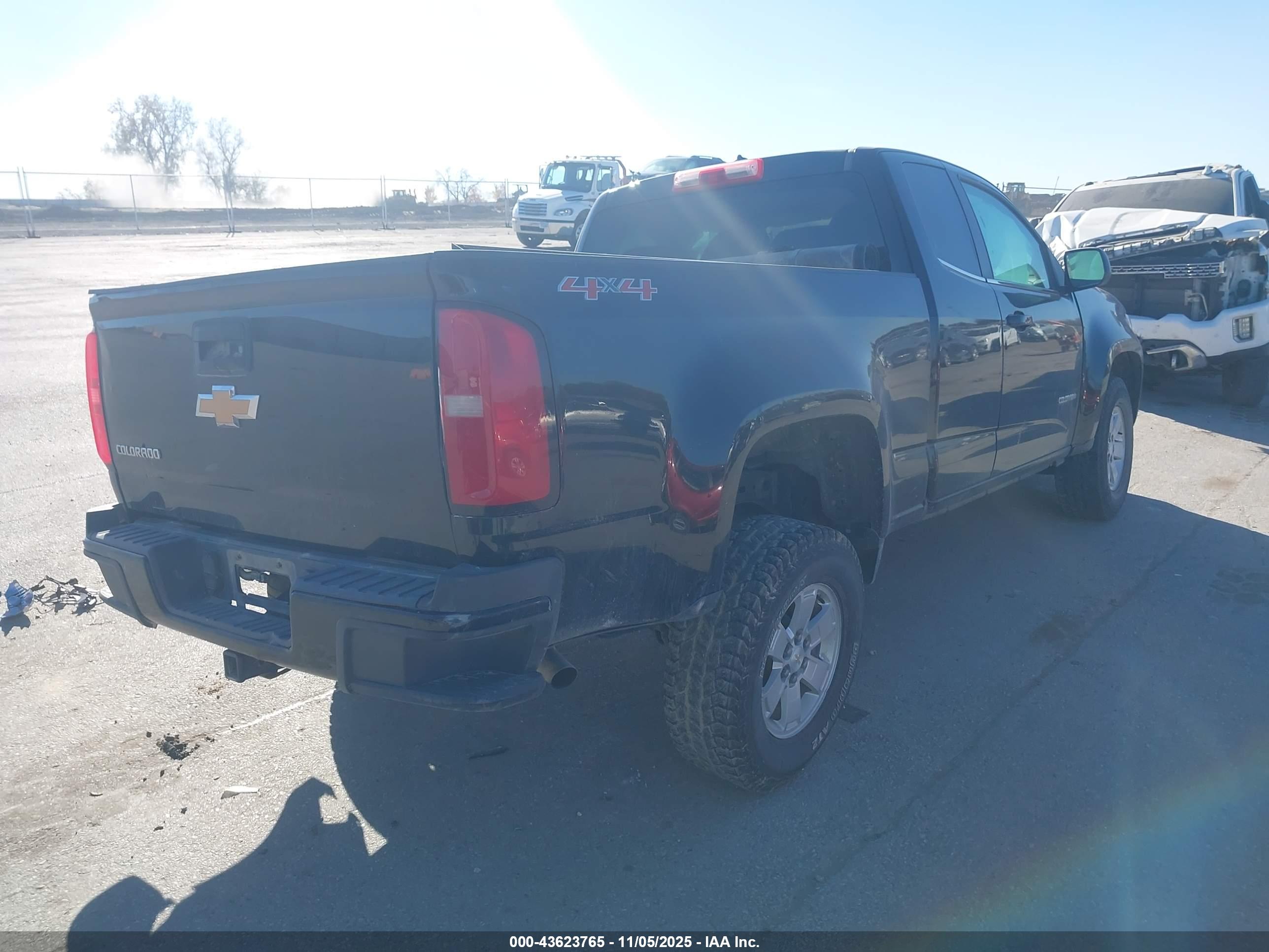 CHEVROLET COLORADO image 4