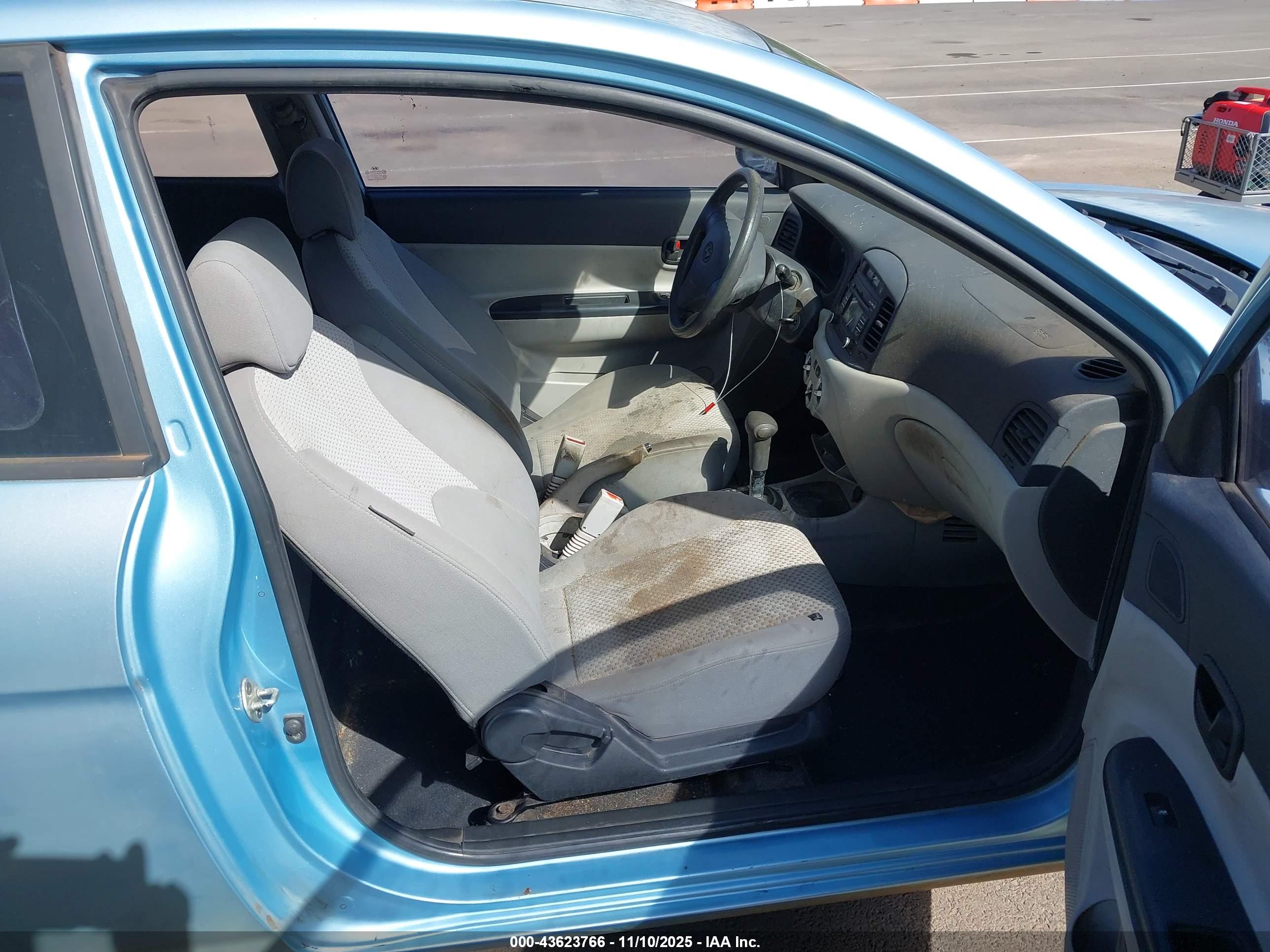 HYUNDAI ACCENT image 5