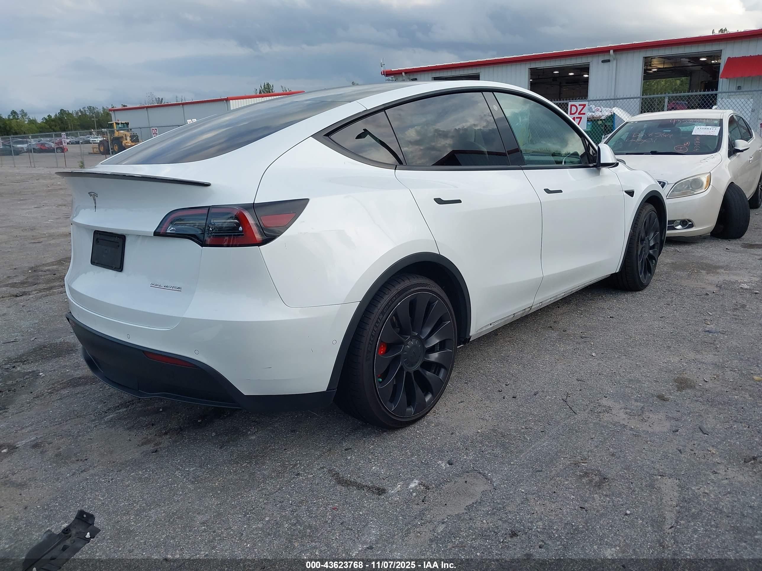 TESLA MODEL image 4