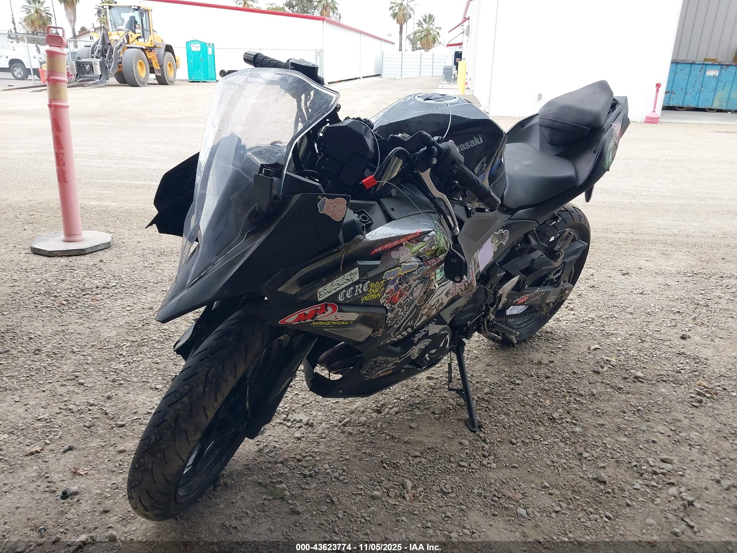 KAWASAKI EX500 image 2