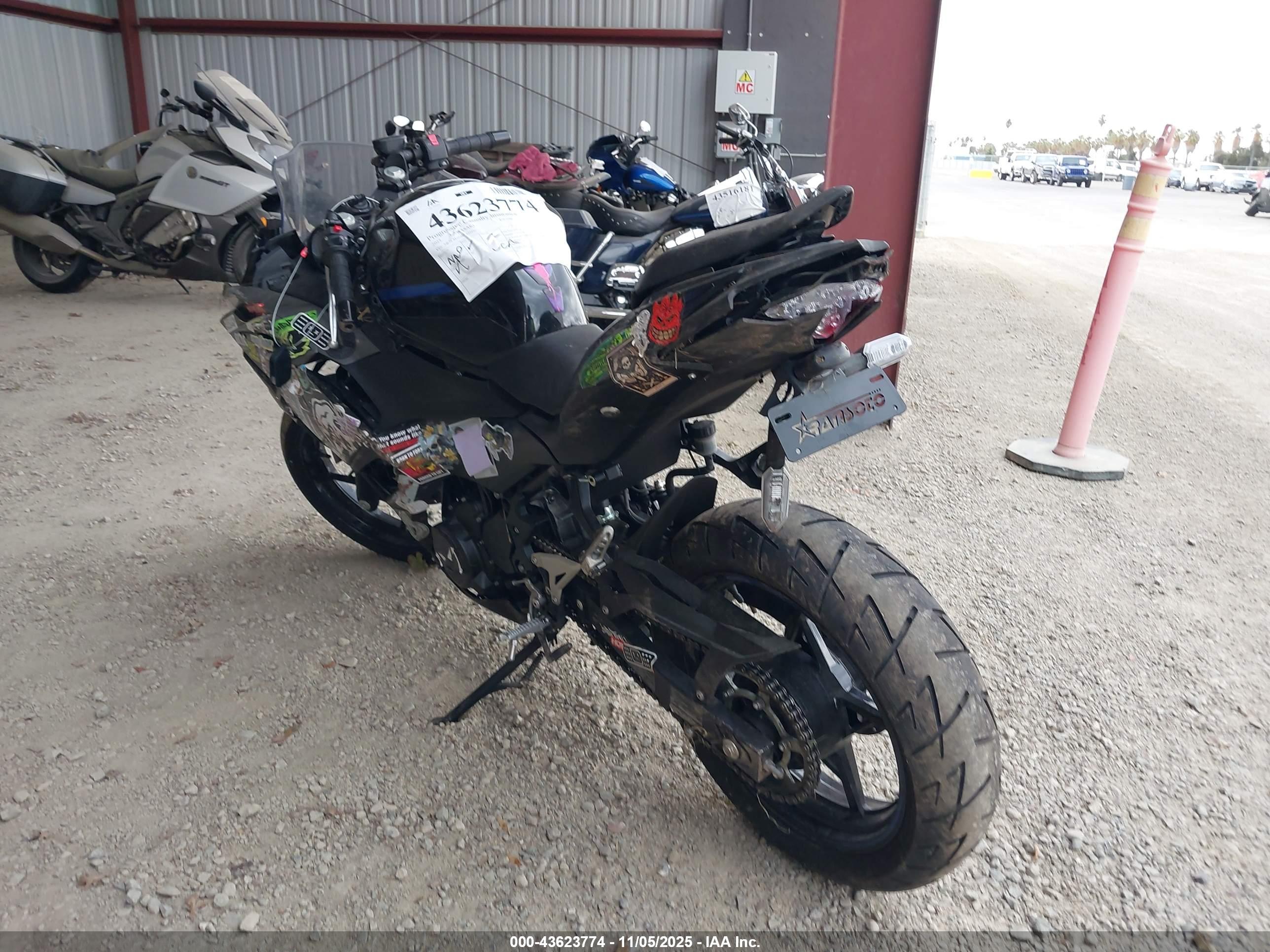 KAWASAKI EX500 image 3