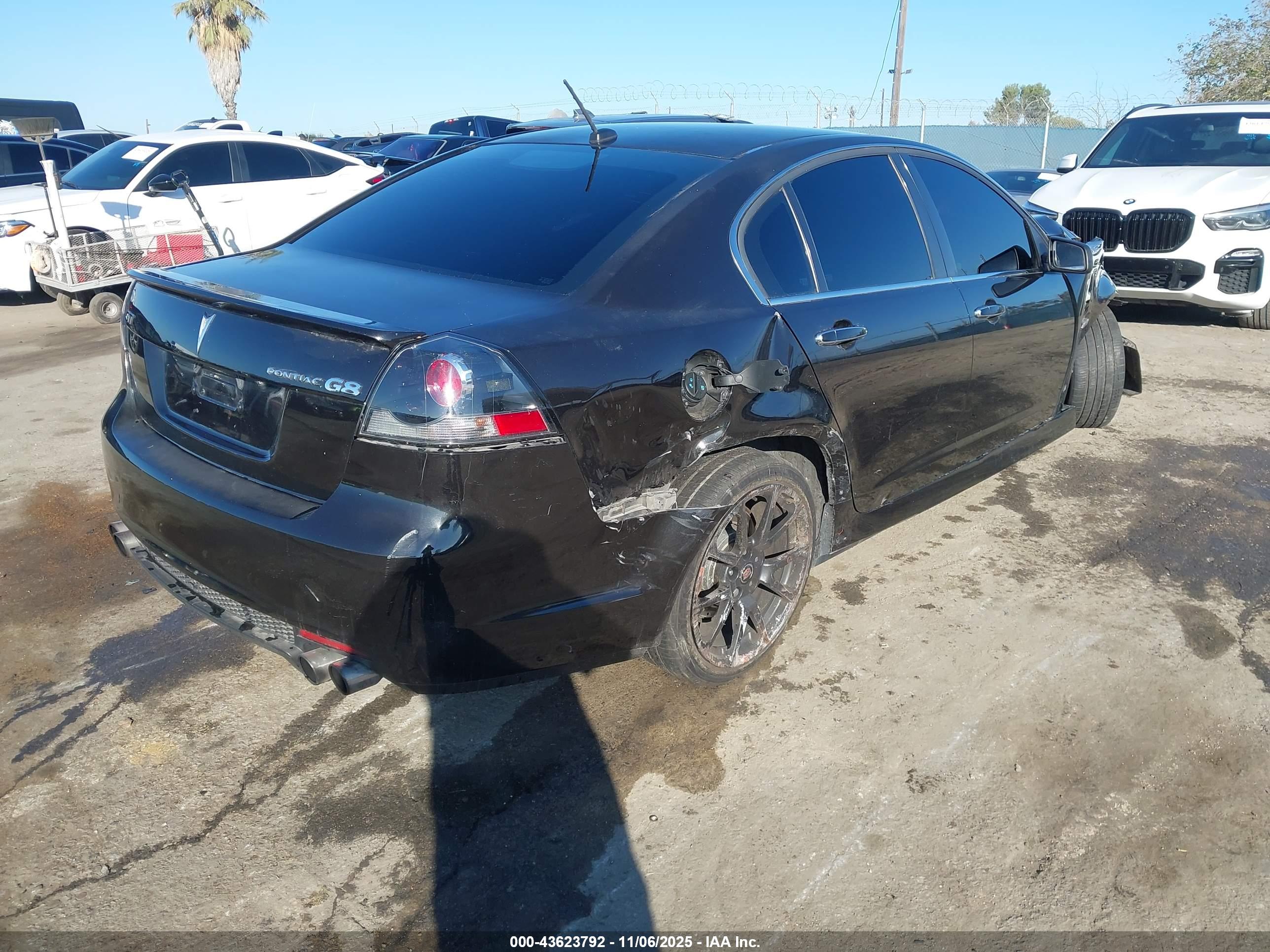 PONTIAC G8 image 4