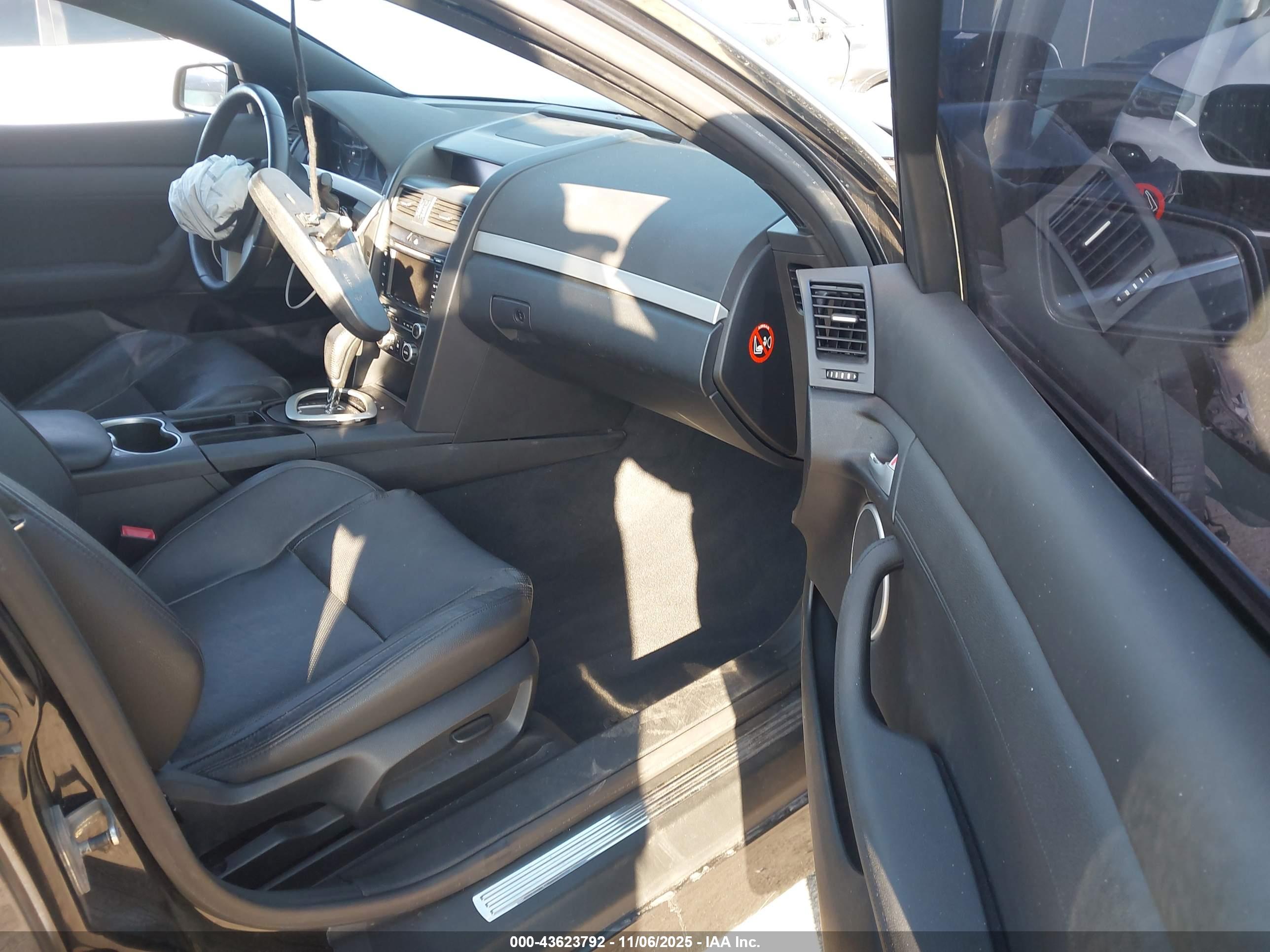 PONTIAC G8 image 5