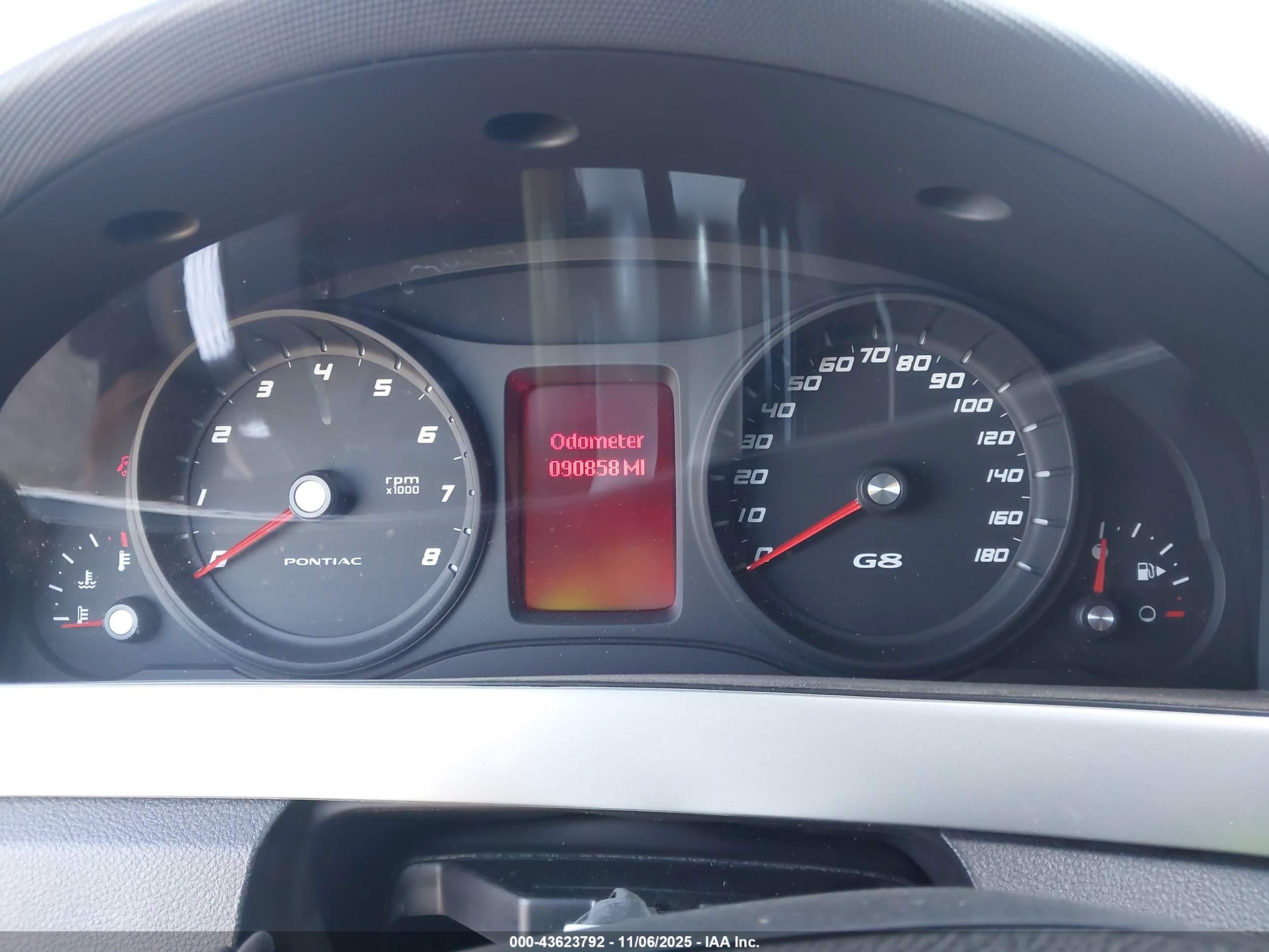PONTIAC G8 image 7