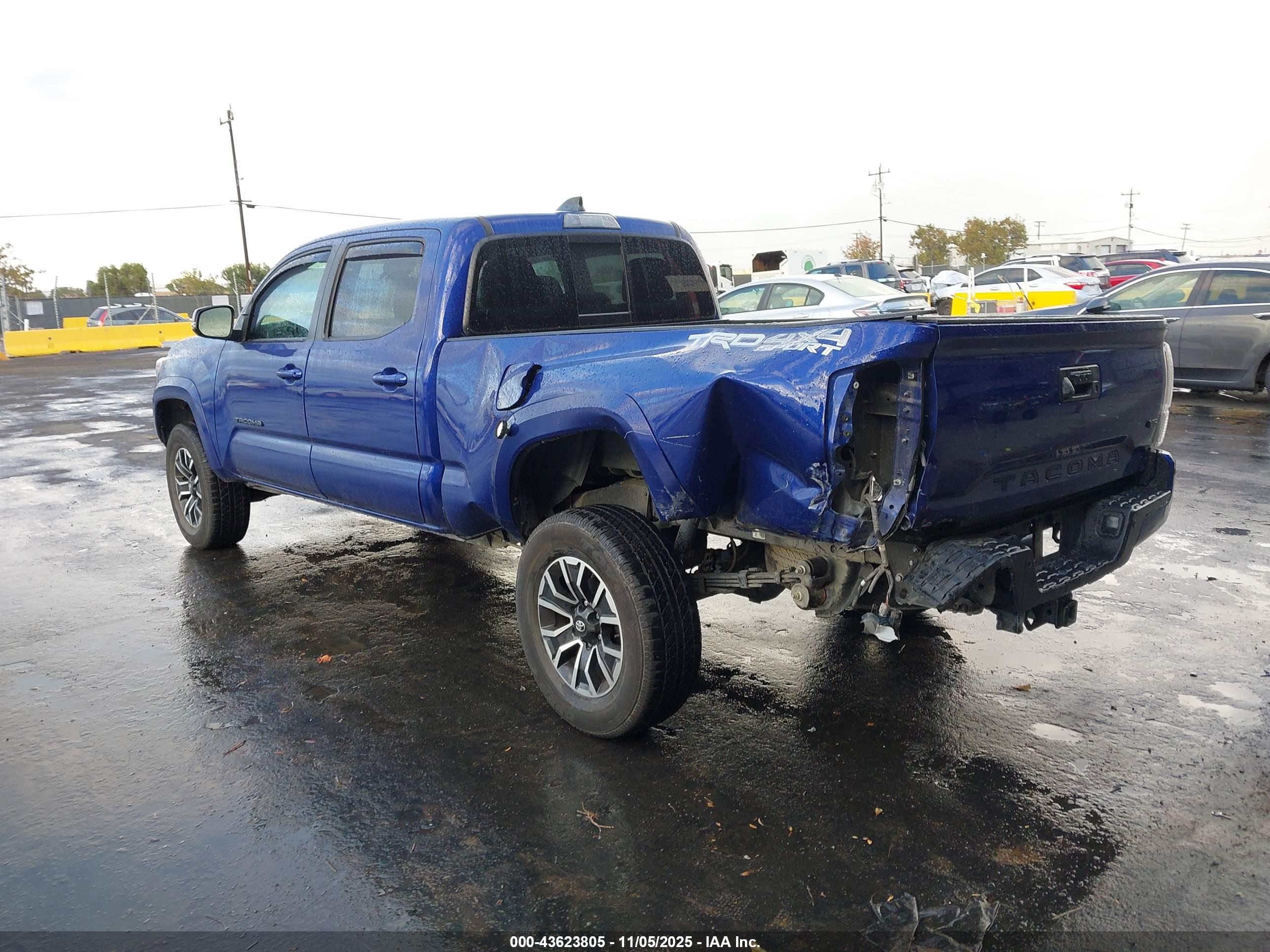 TOYOTA TACOMA image 3