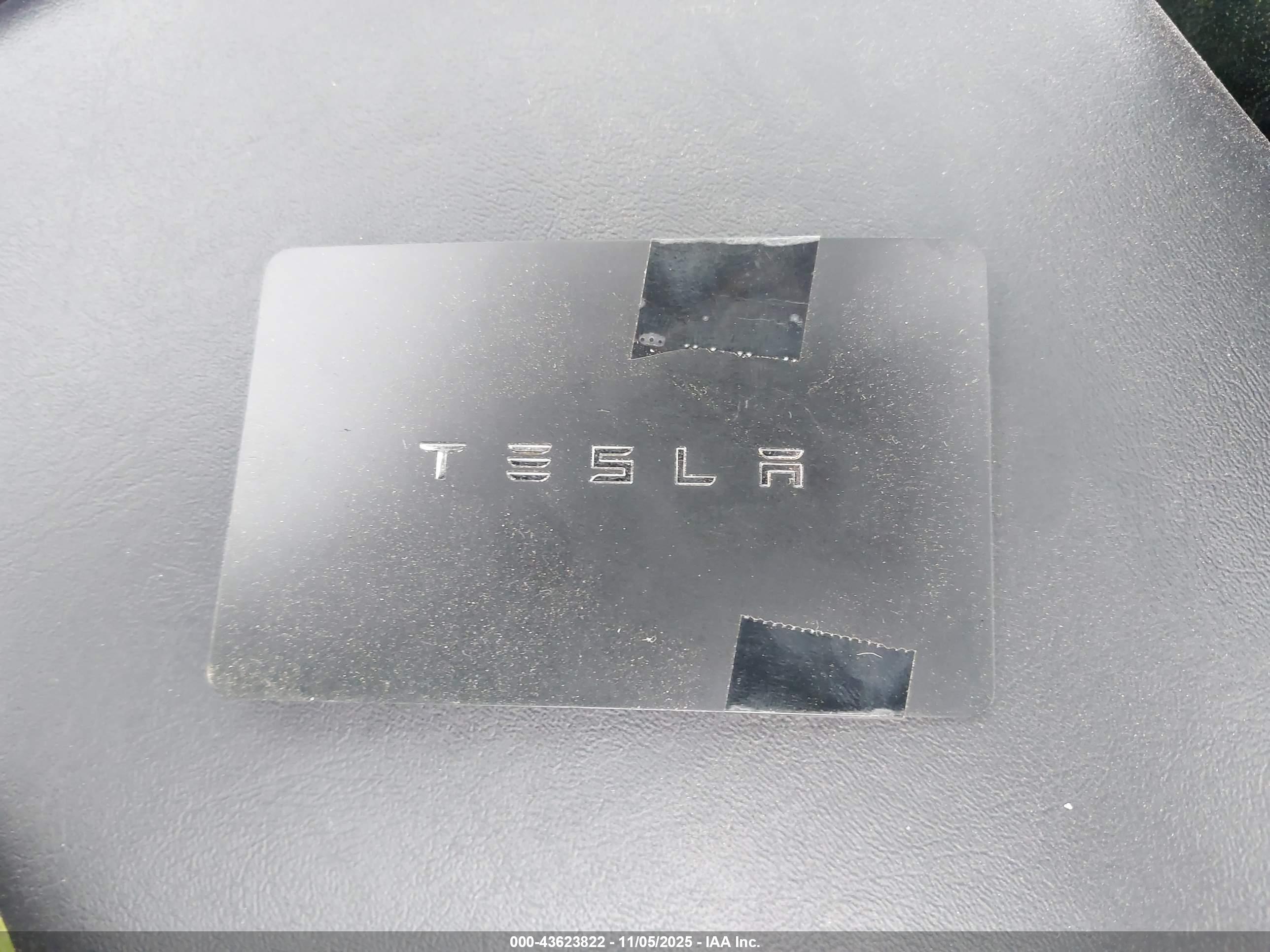 TESLA MODEL image 11