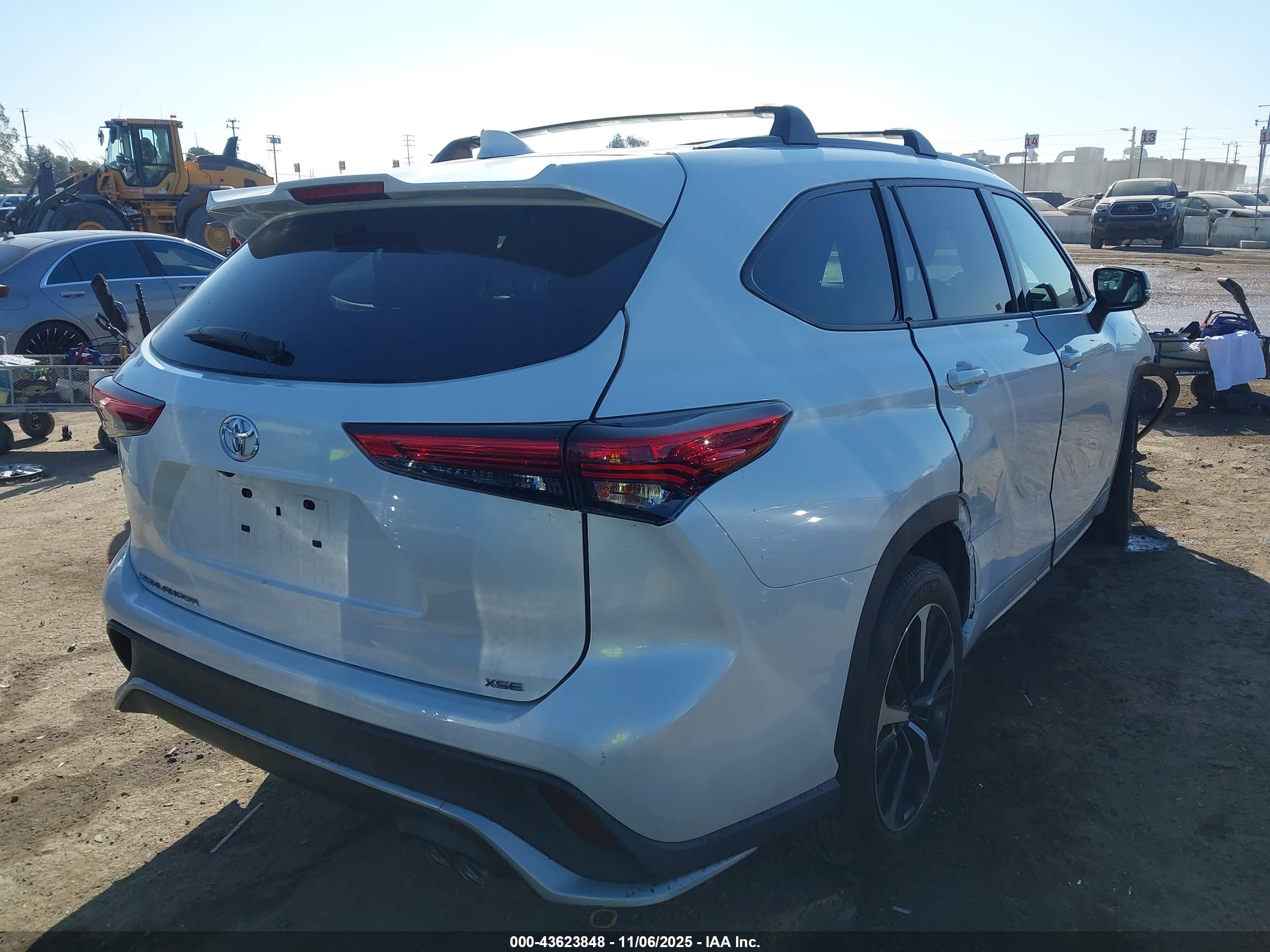 TOYOTA HIGHLANDER image 4