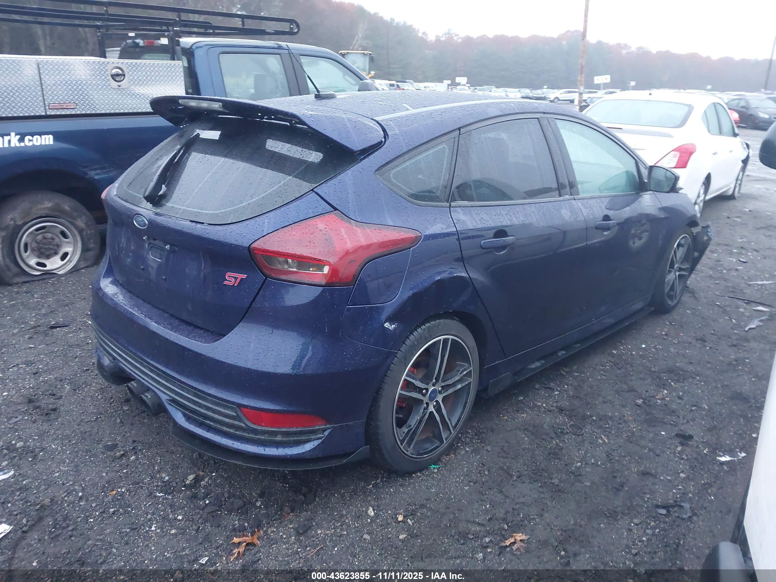 FORD FOCUS image 4