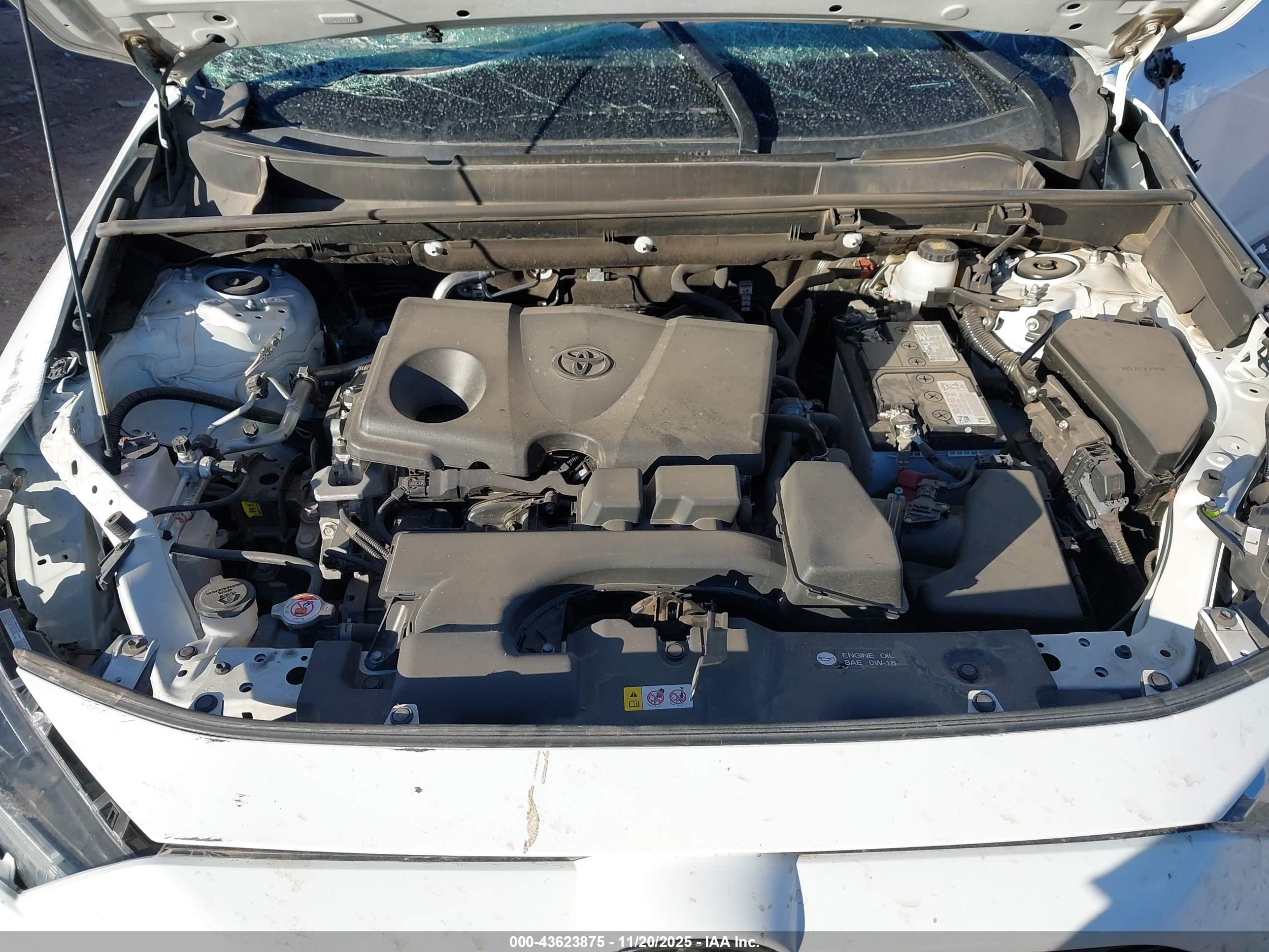 TOYOTA RAV4 image 10