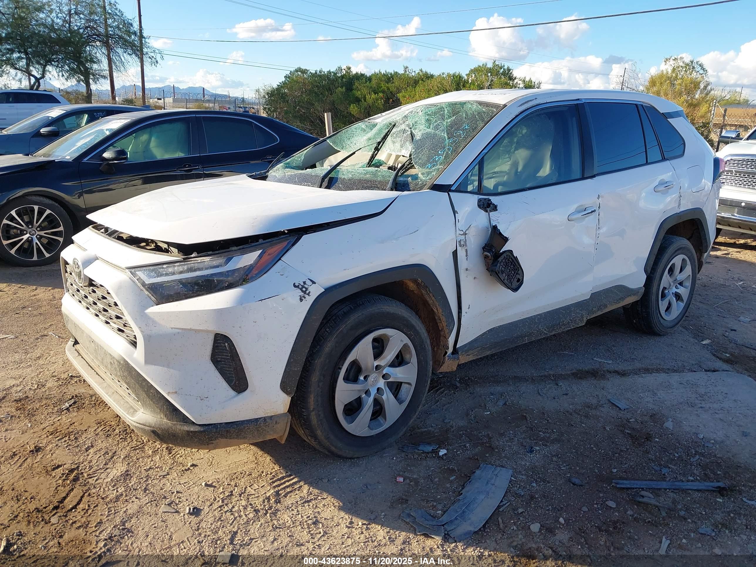TOYOTA RAV4 image 2
