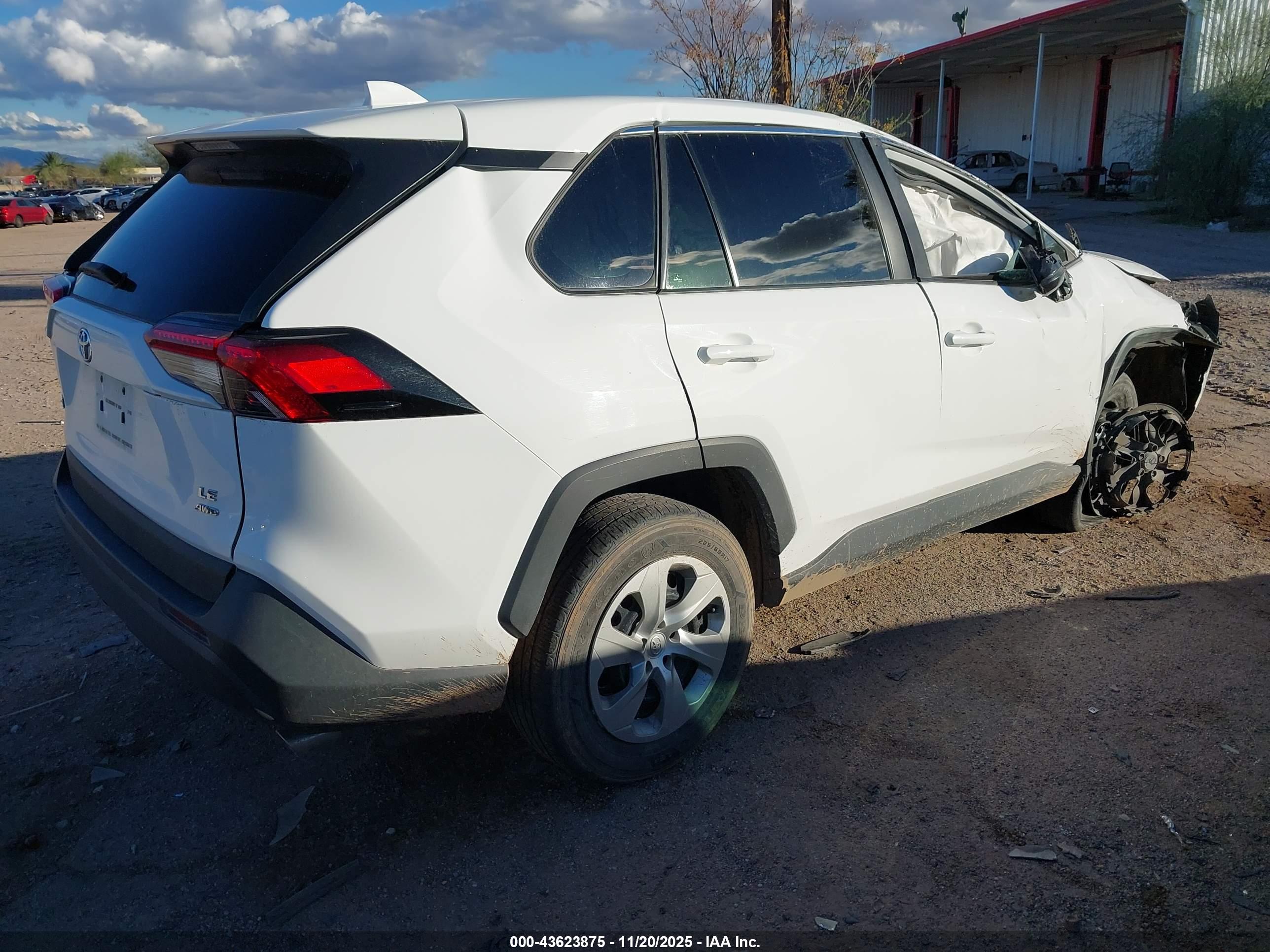 TOYOTA RAV4 image 4