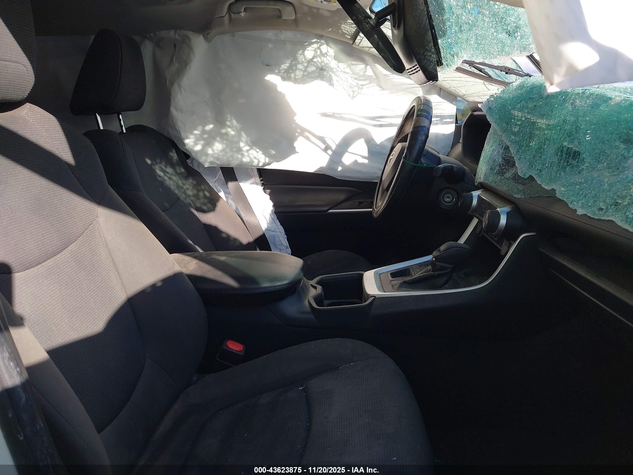 TOYOTA RAV4 image 5